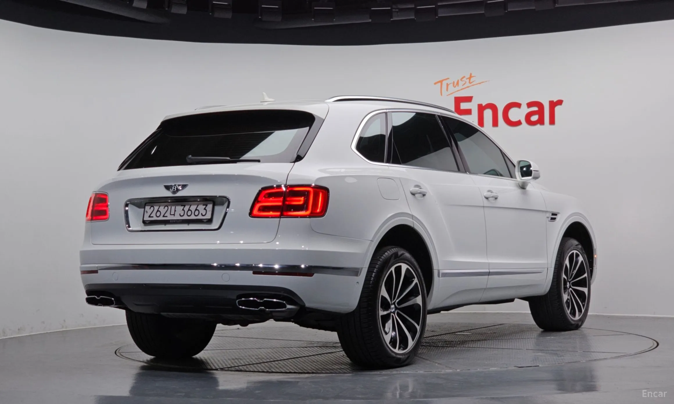 Bentley Bentayga превью 2