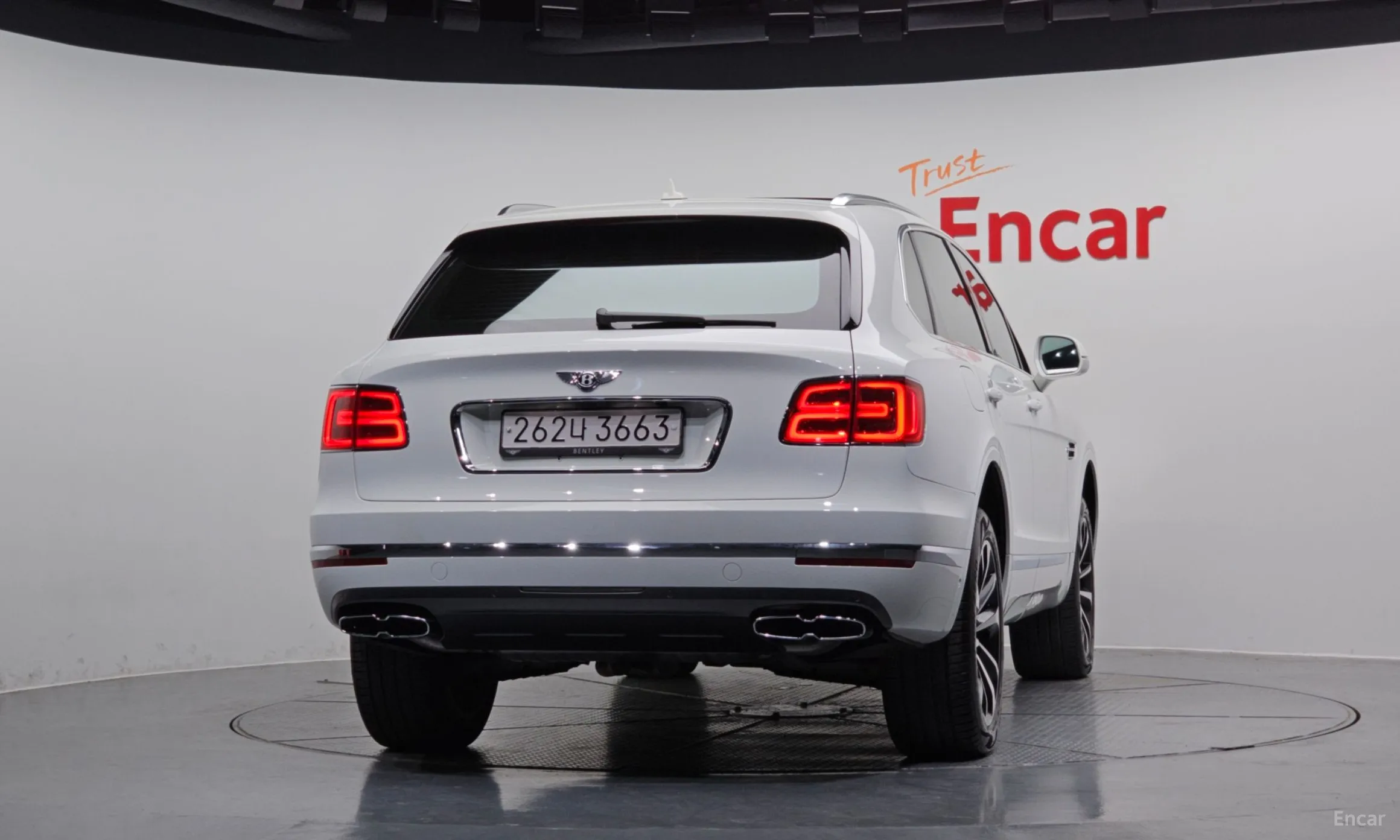 Bentley Bentayga превью 4
