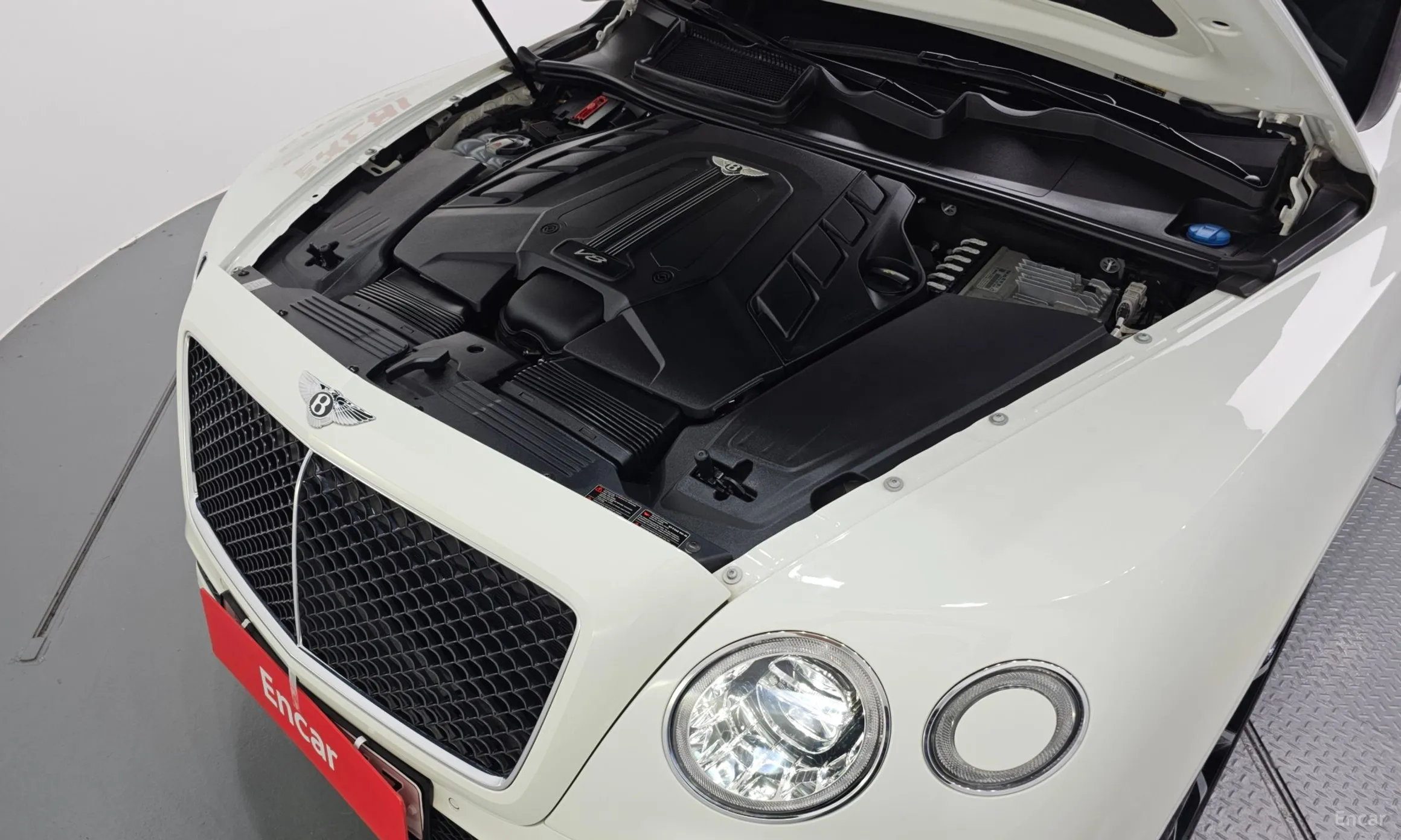 Bentley Bentayga превью 6