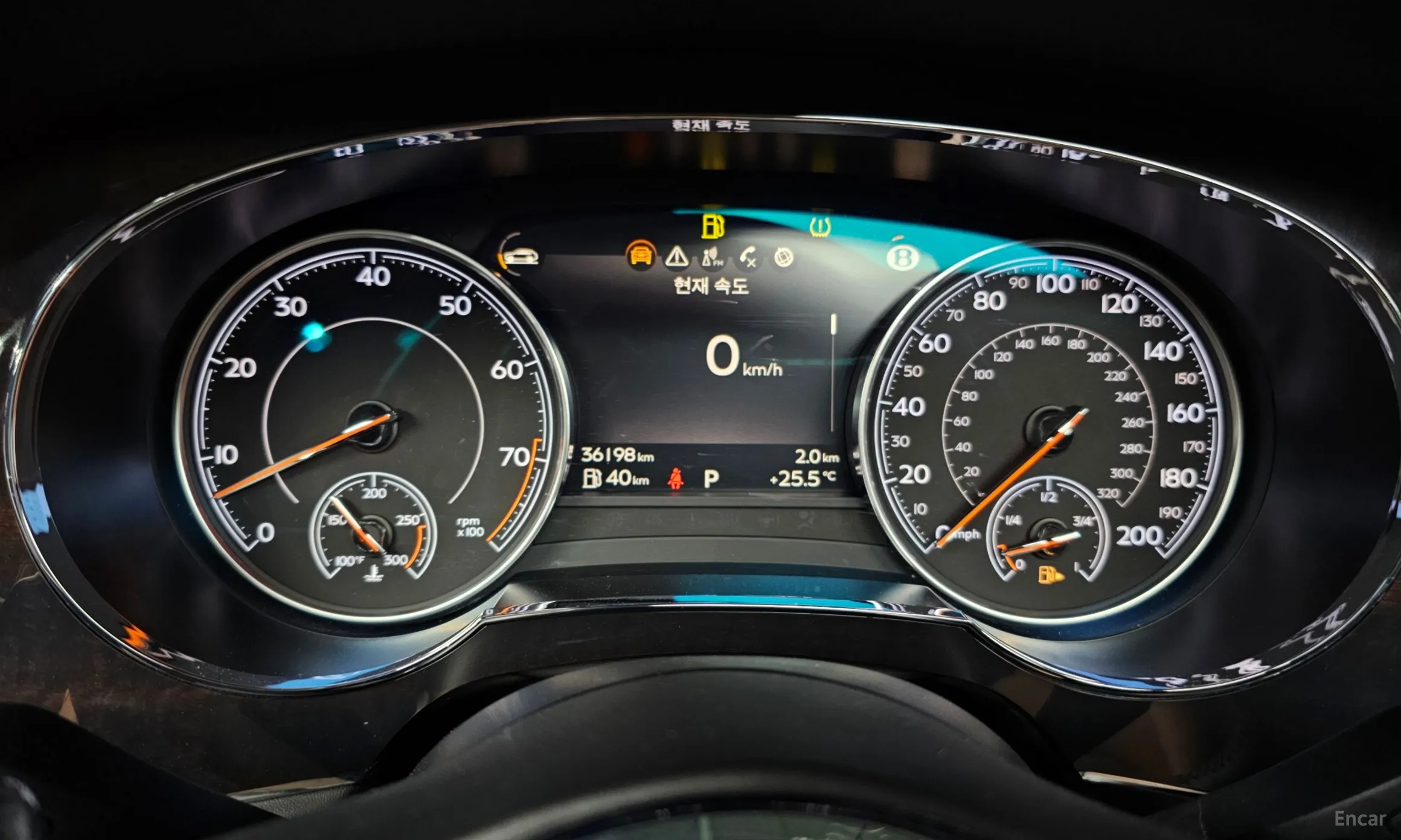 Bentley Bentayga превью 8