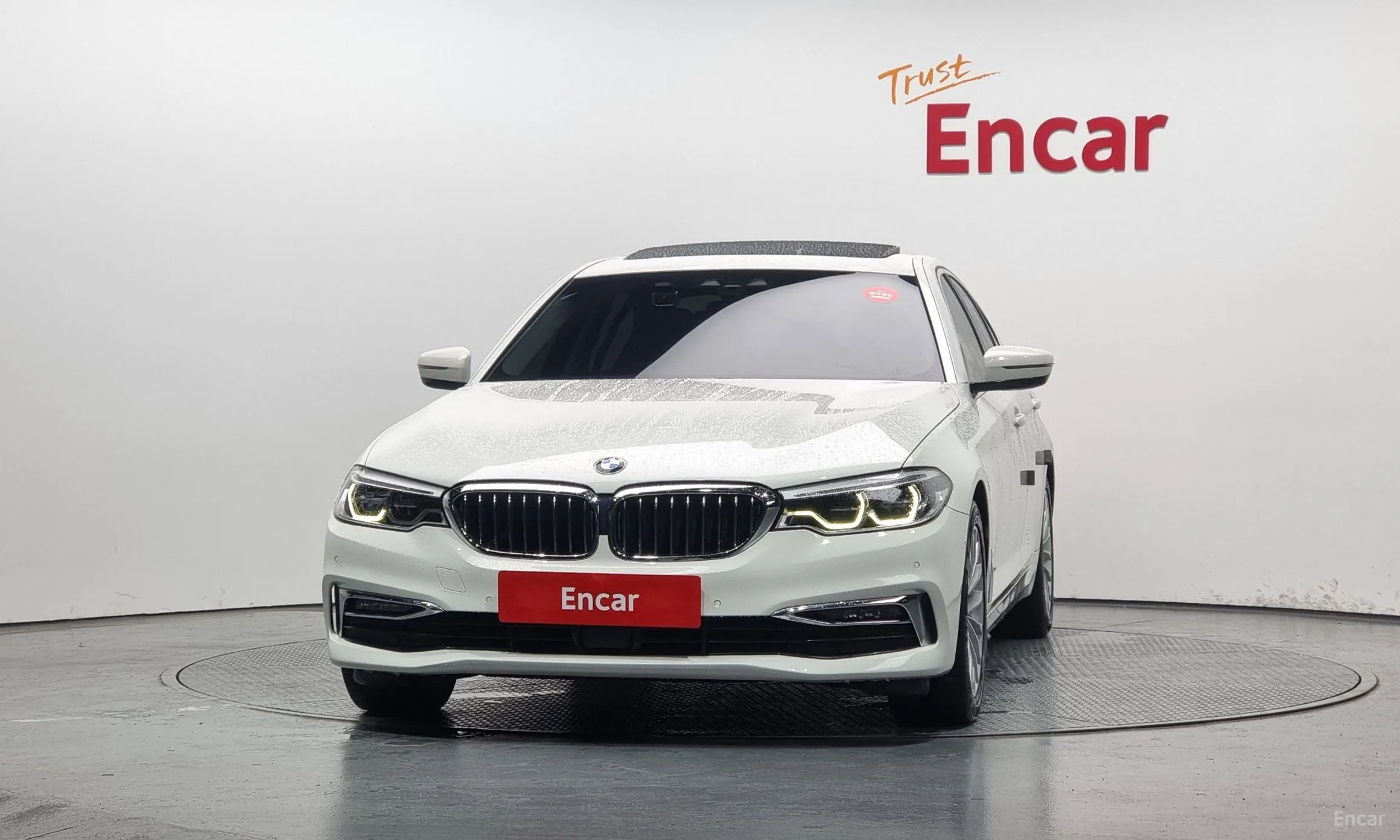 BMW 5 Series (G30) превью 2
