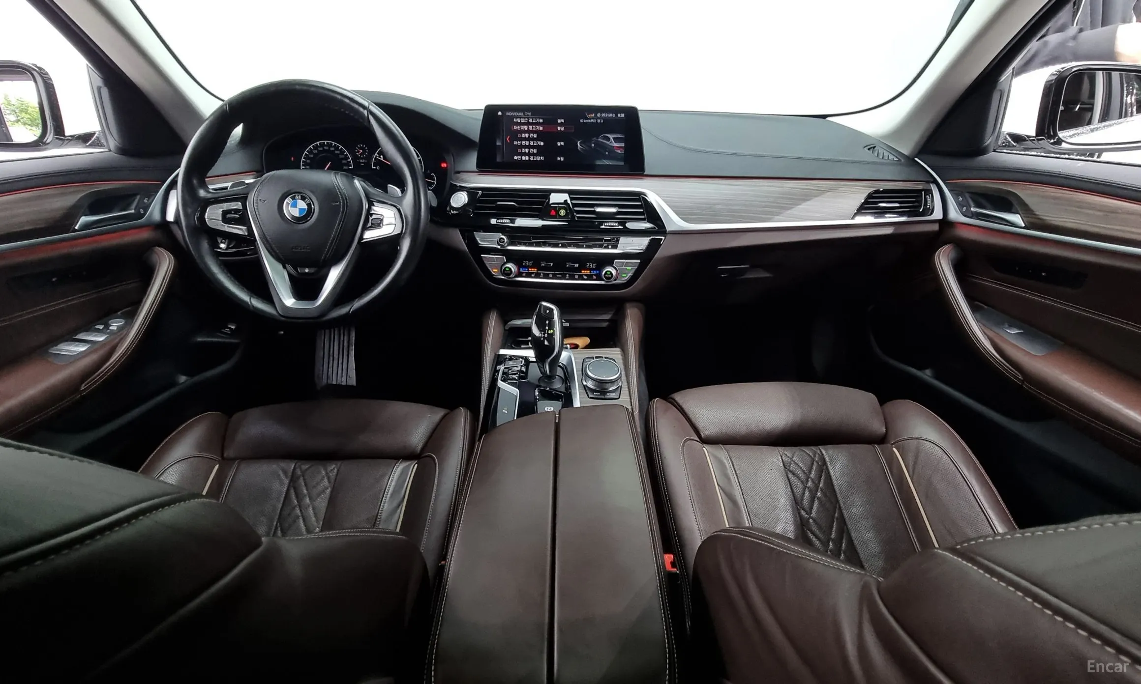 BMW 5 Series (G30) превью 4