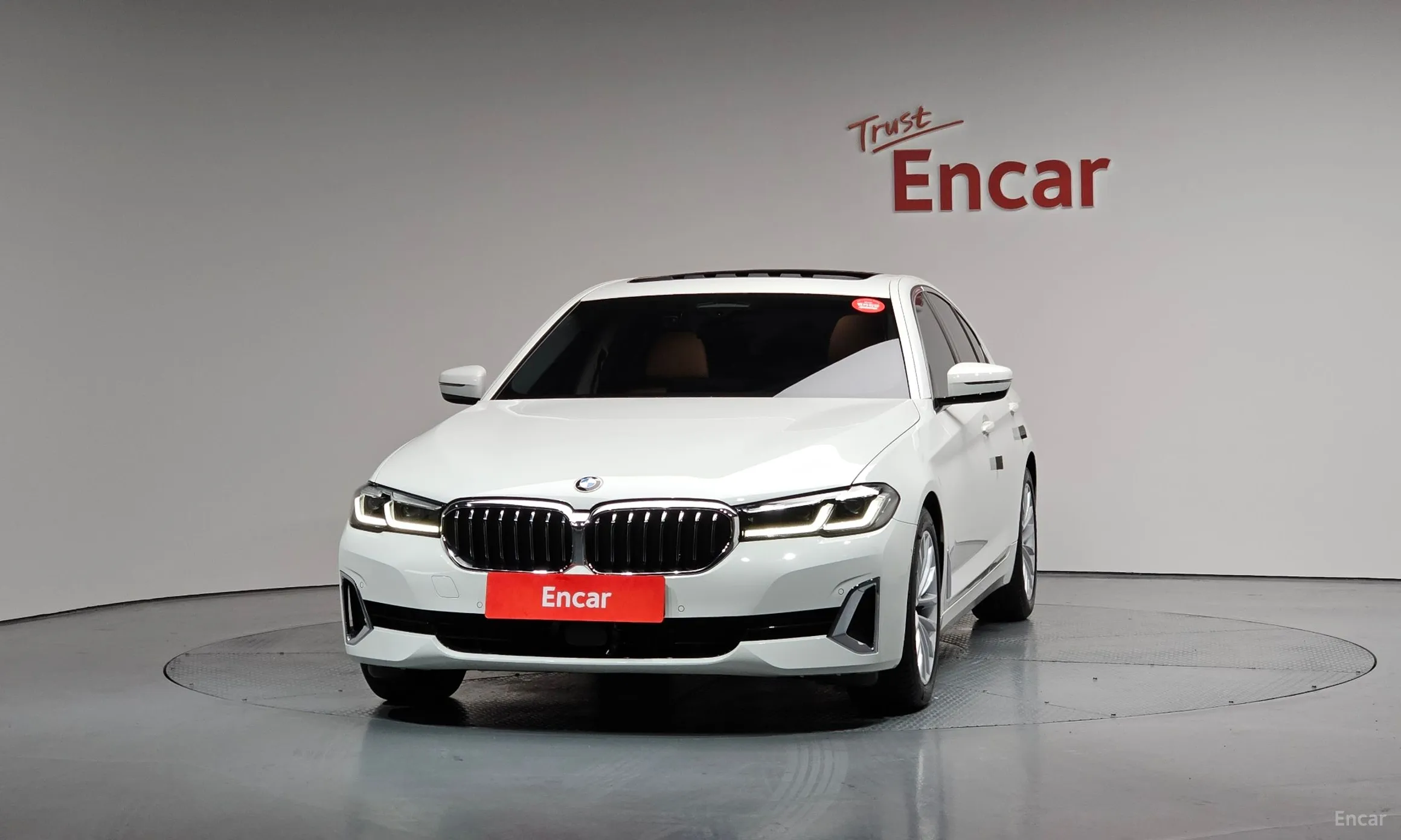 BMW 5 Series (G30) превью 2