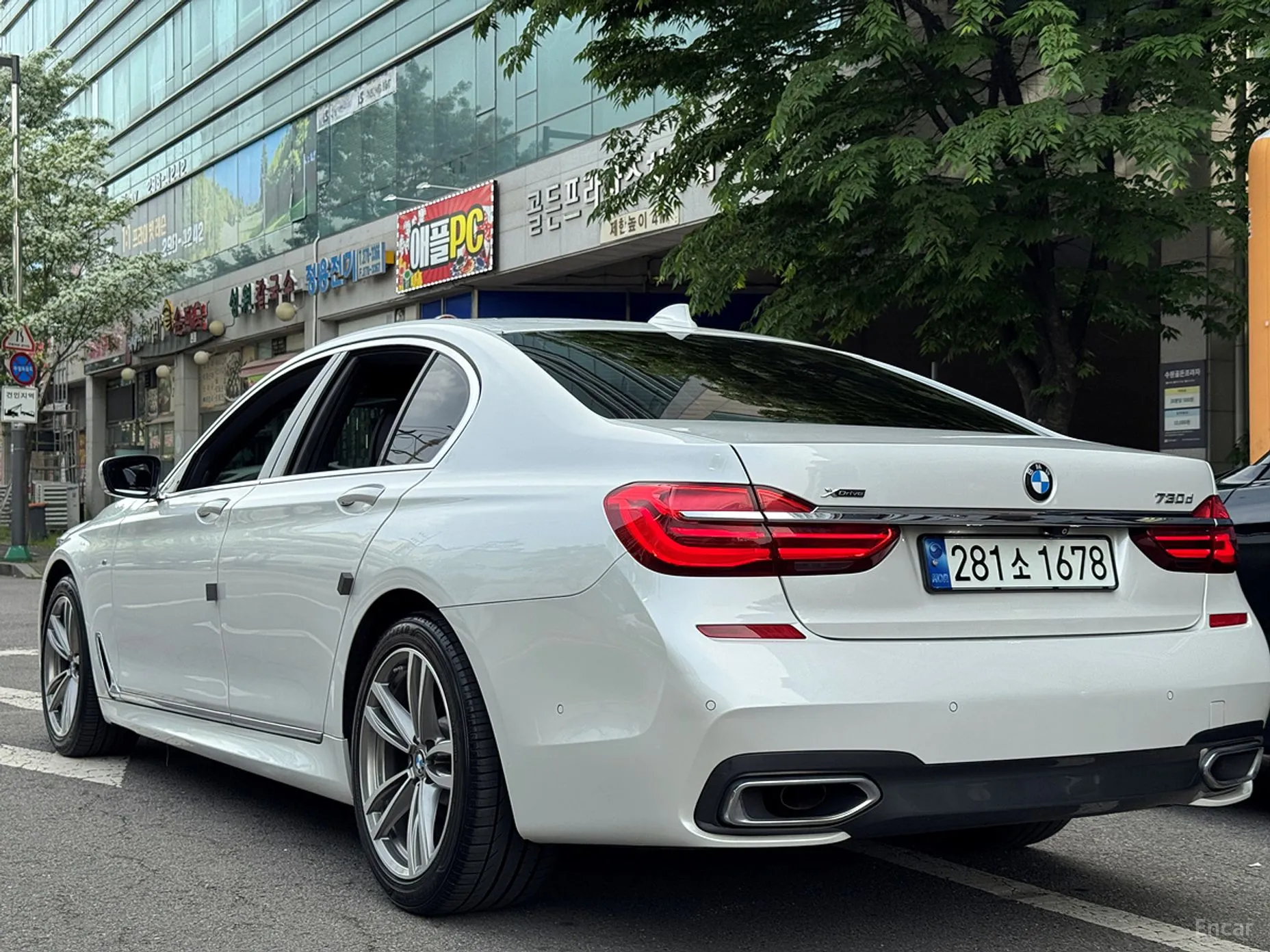 BMW 7 Series (G11) превью 3