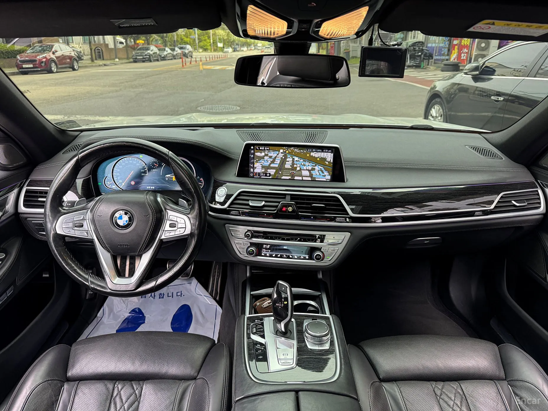 BMW 7 Series (G11) превью 4