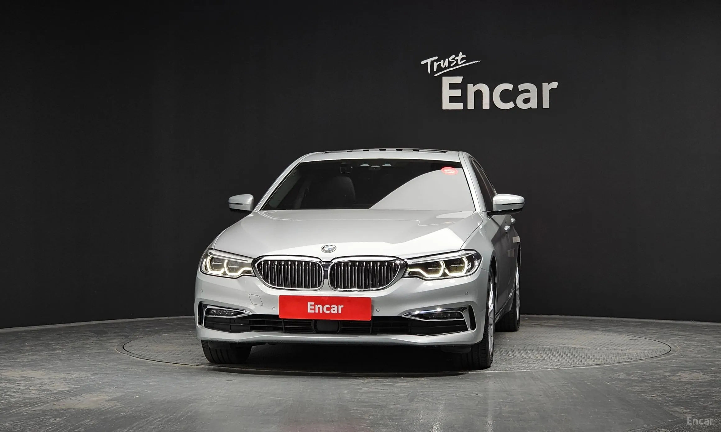 BMW 5 Series (G30) превью 2