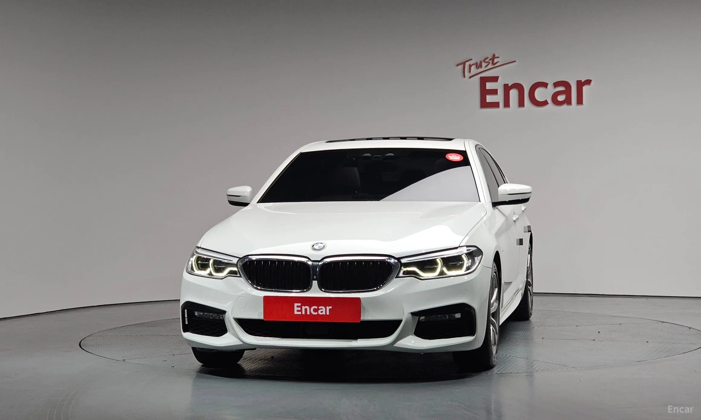 BMW 5 Series (G30) превью 2