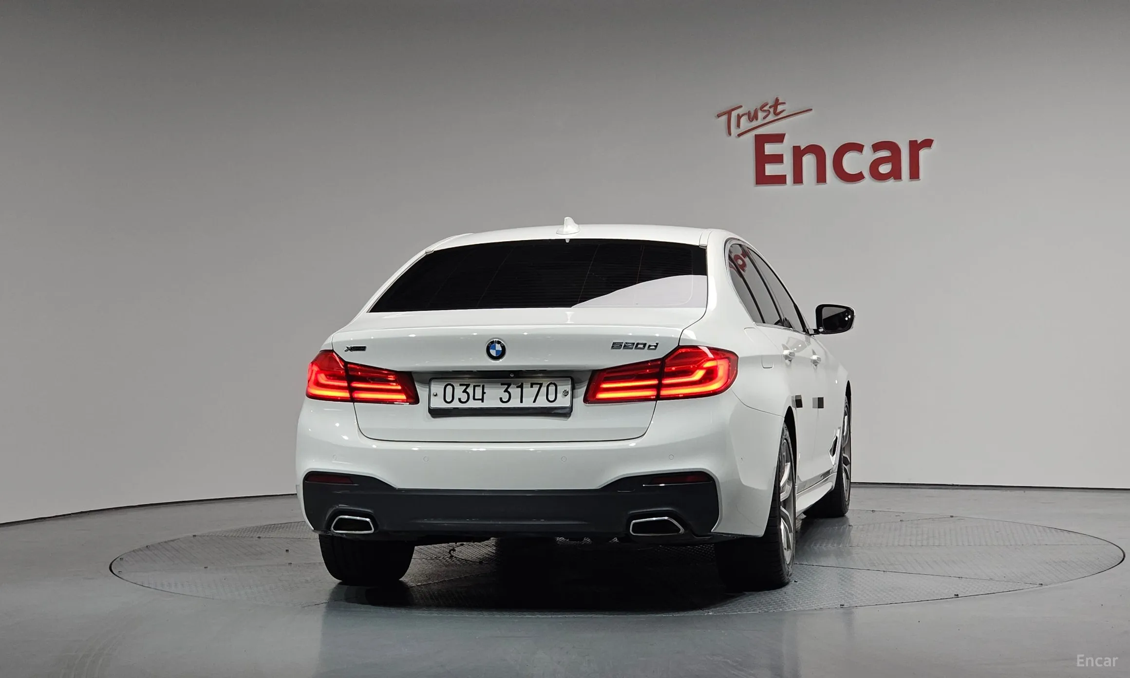 BMW 5 Series (G30) превью 3