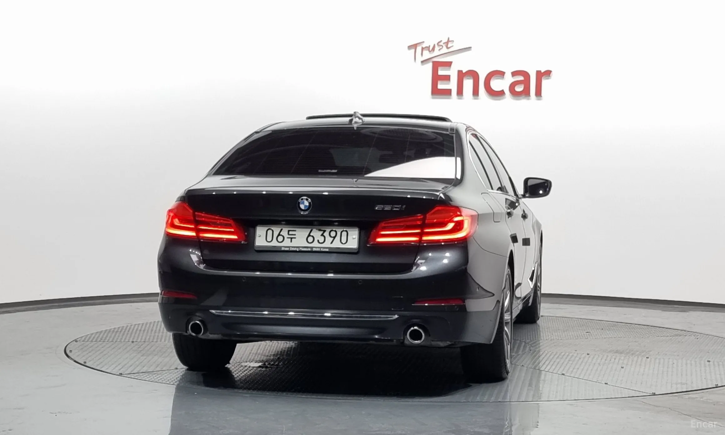 BMW 5 Series (G30) превью 3