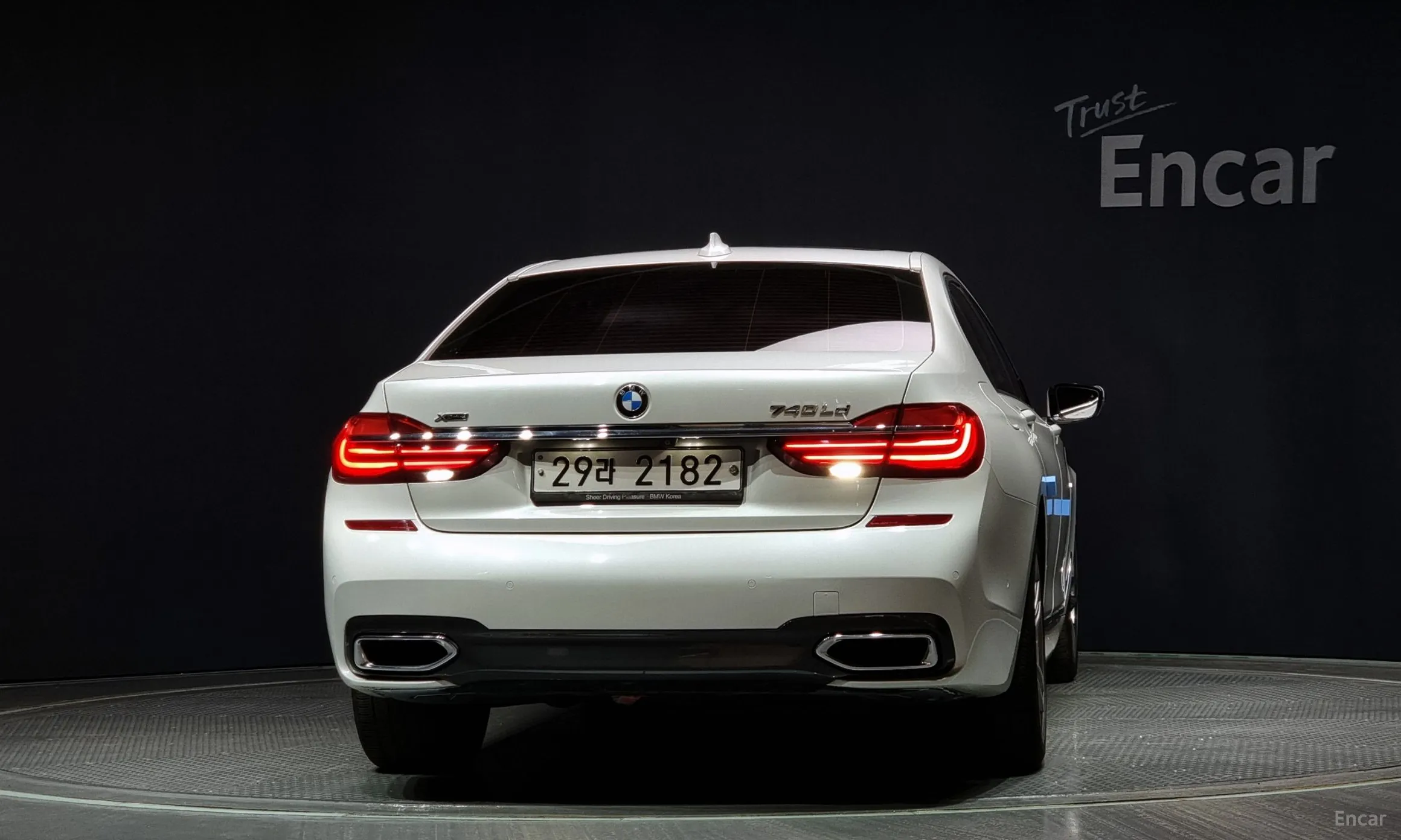 BMW 7 Series (G11) превью 3