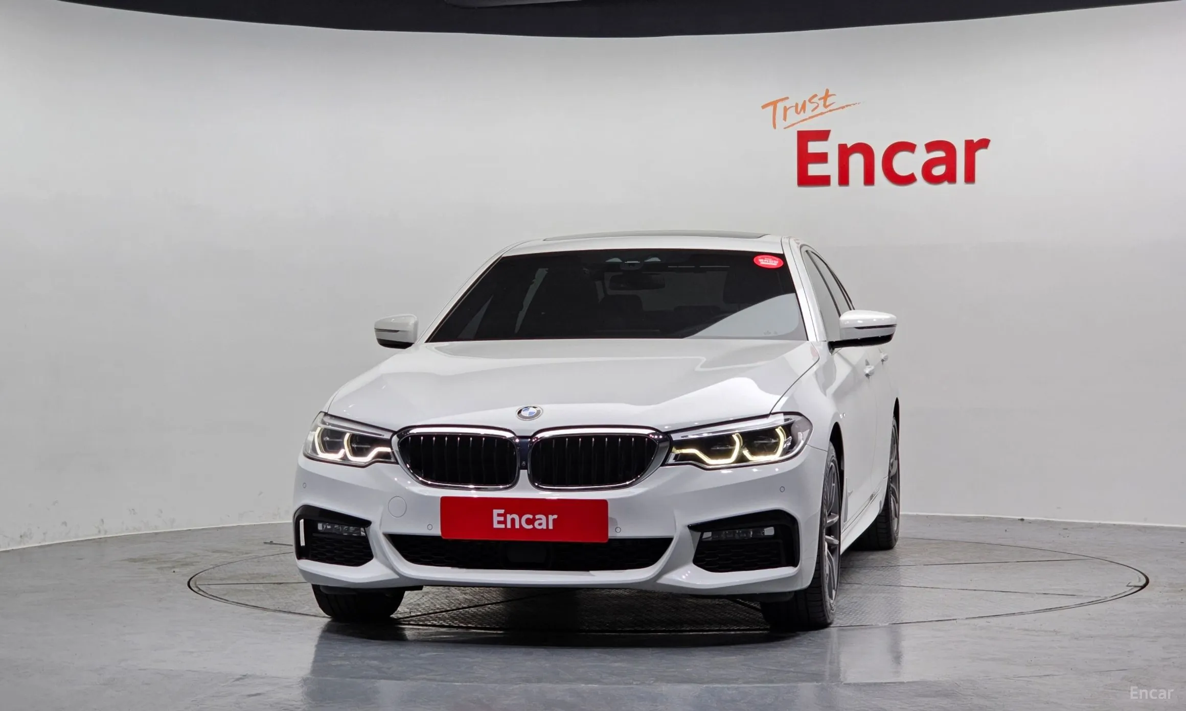 BMW 5 Series (G30) превью 2