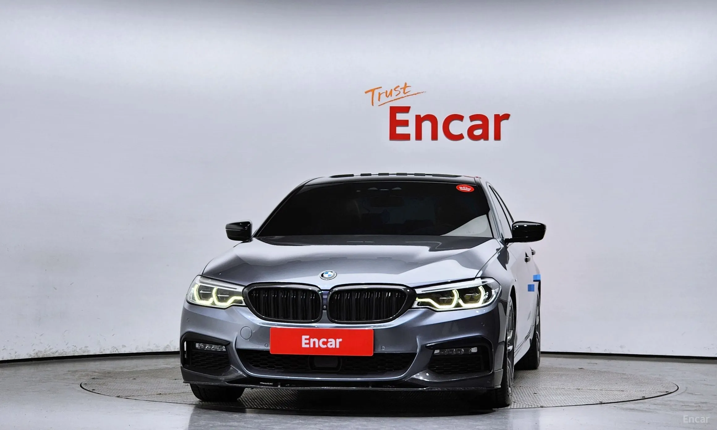 BMW 5 Series (G30) превью 2