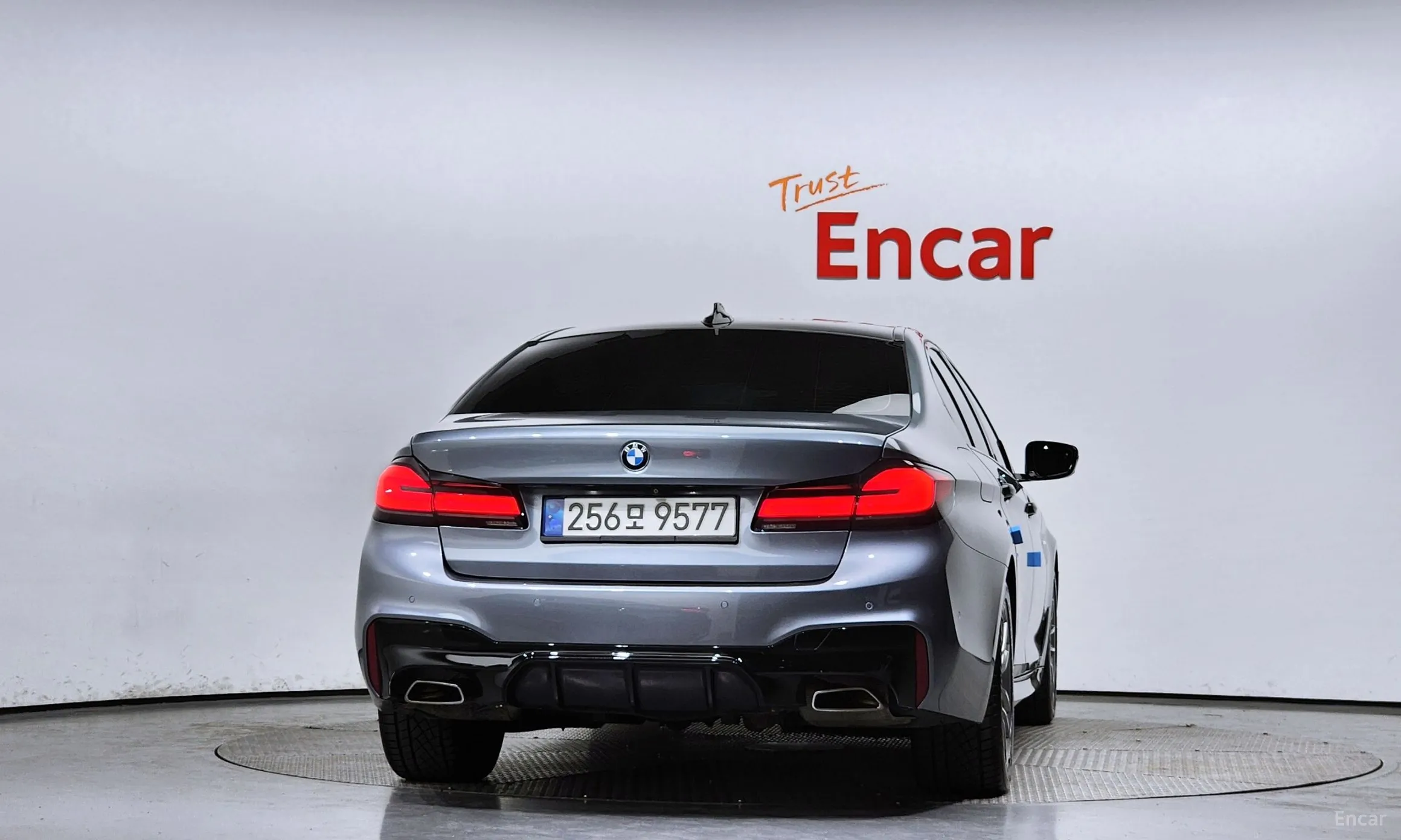 BMW 5 Series (G30) превью 3