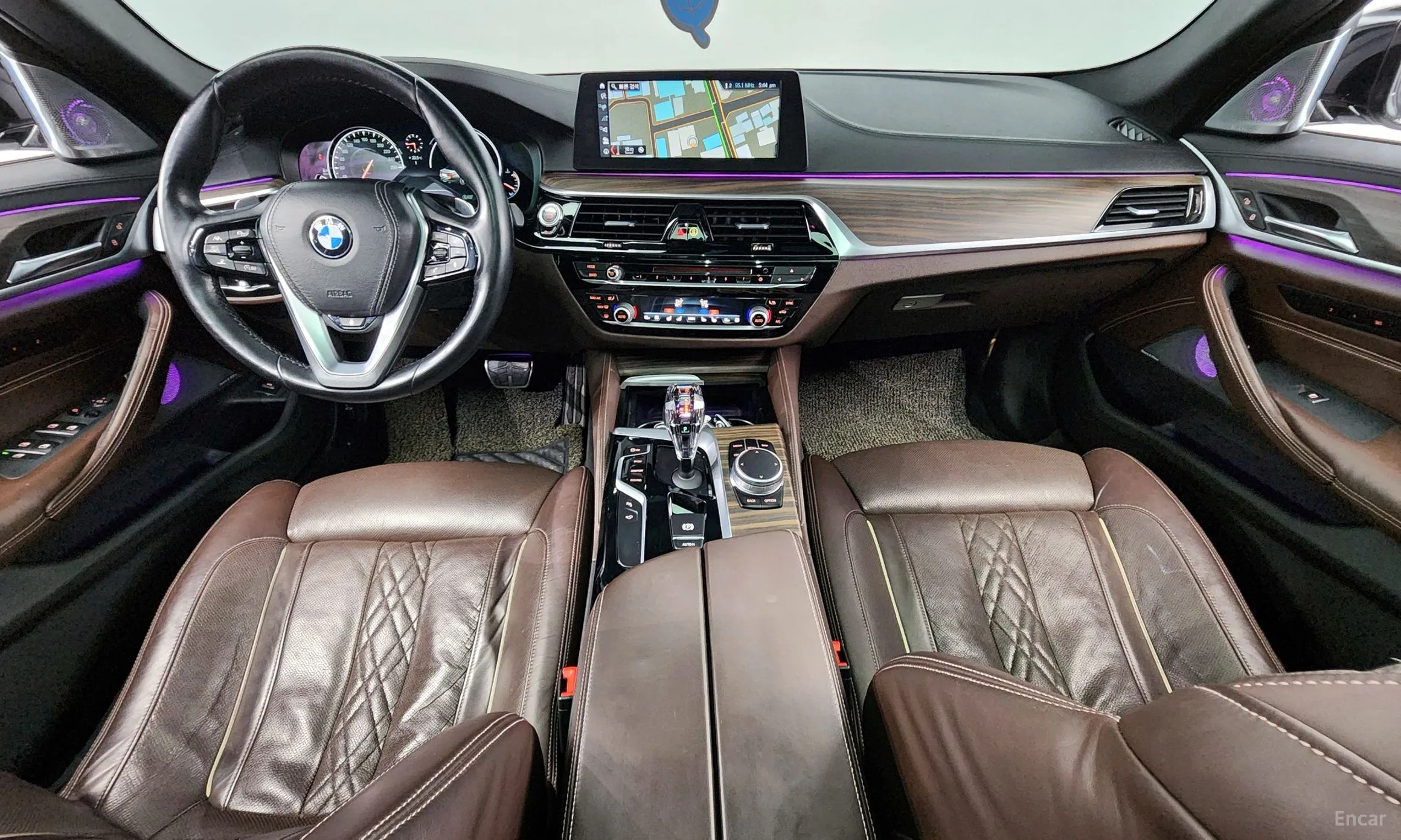 BMW 5 Series (G30) превью 4