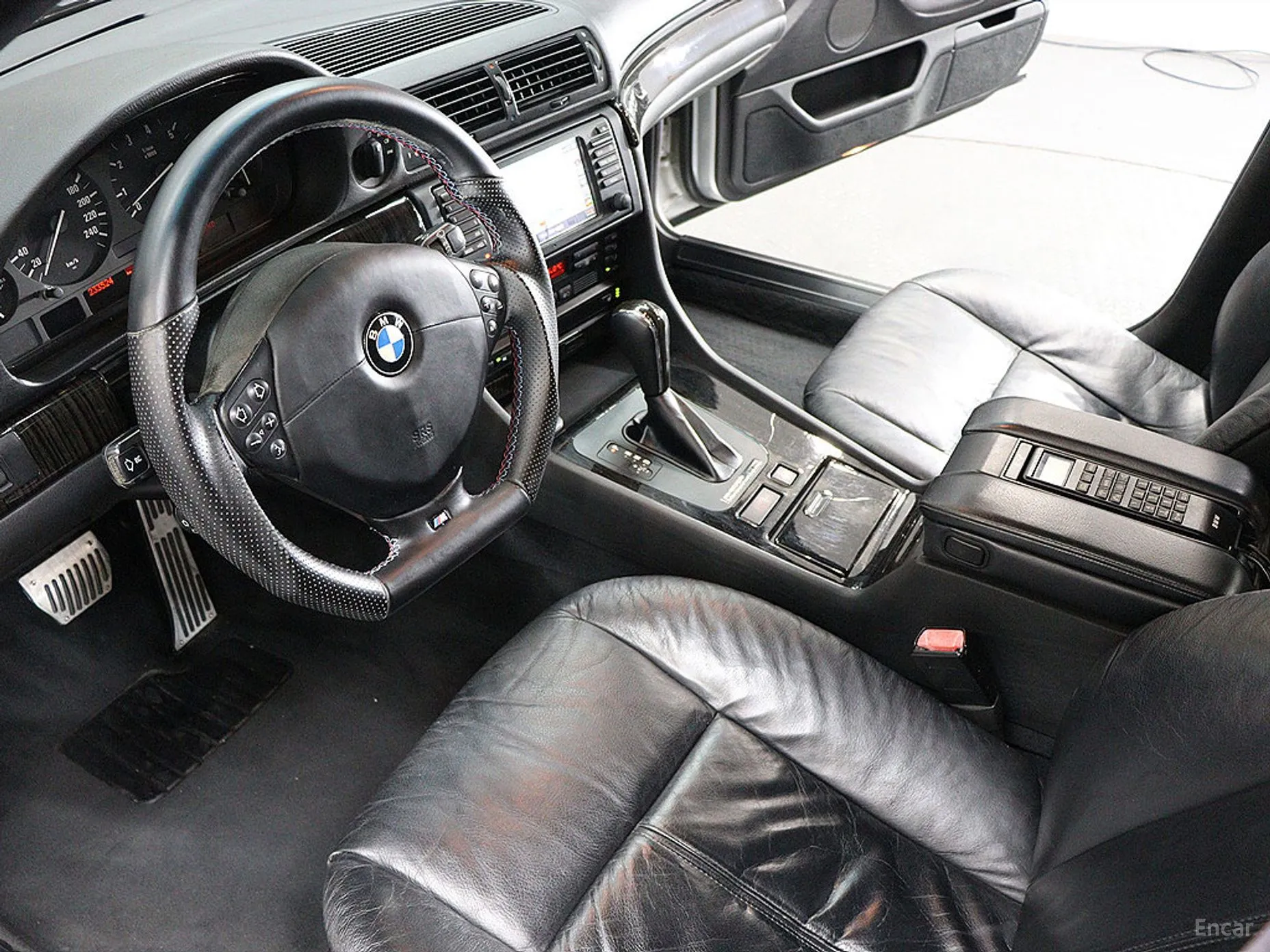 BMW 7 Series превью 4