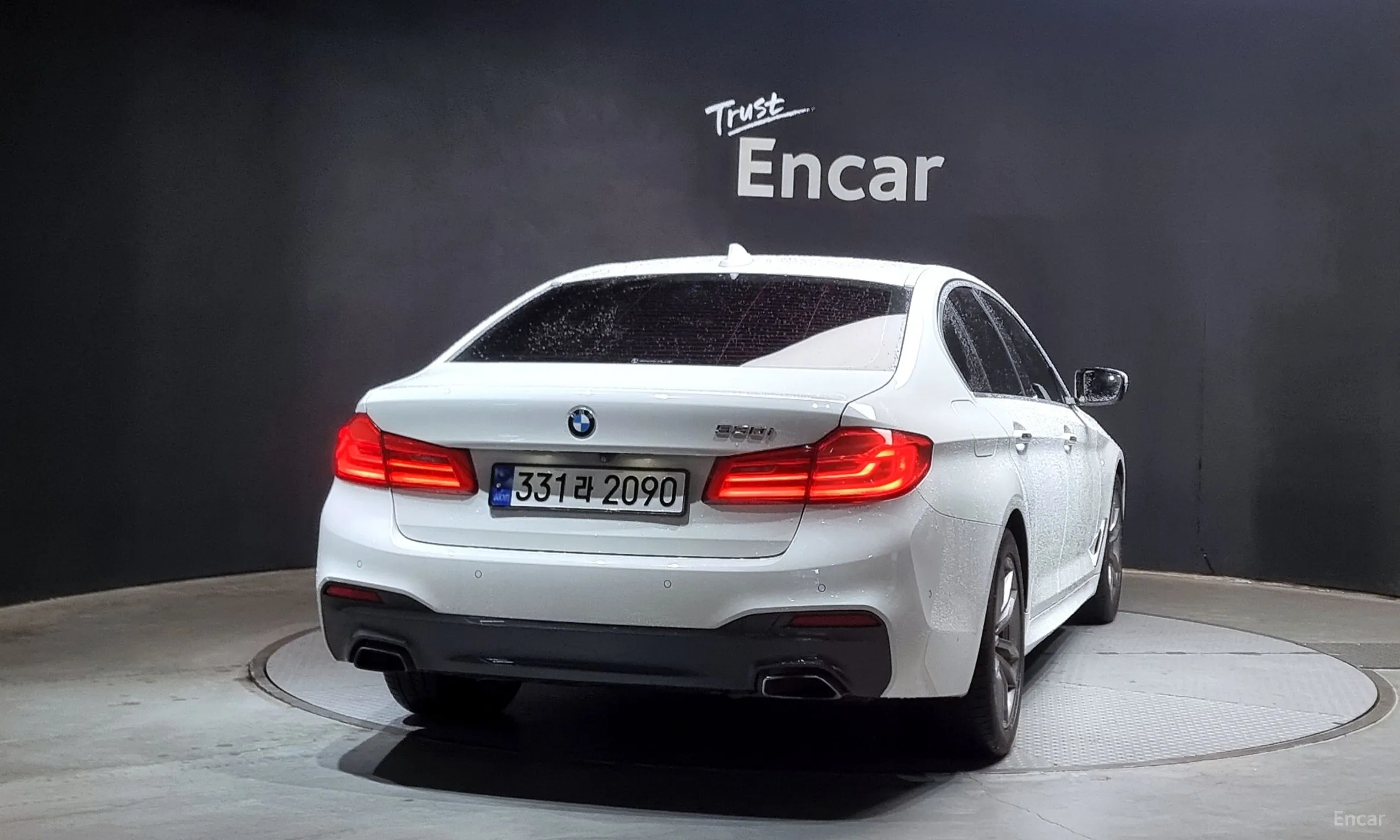 BMW 5 Series (G30) превью 3