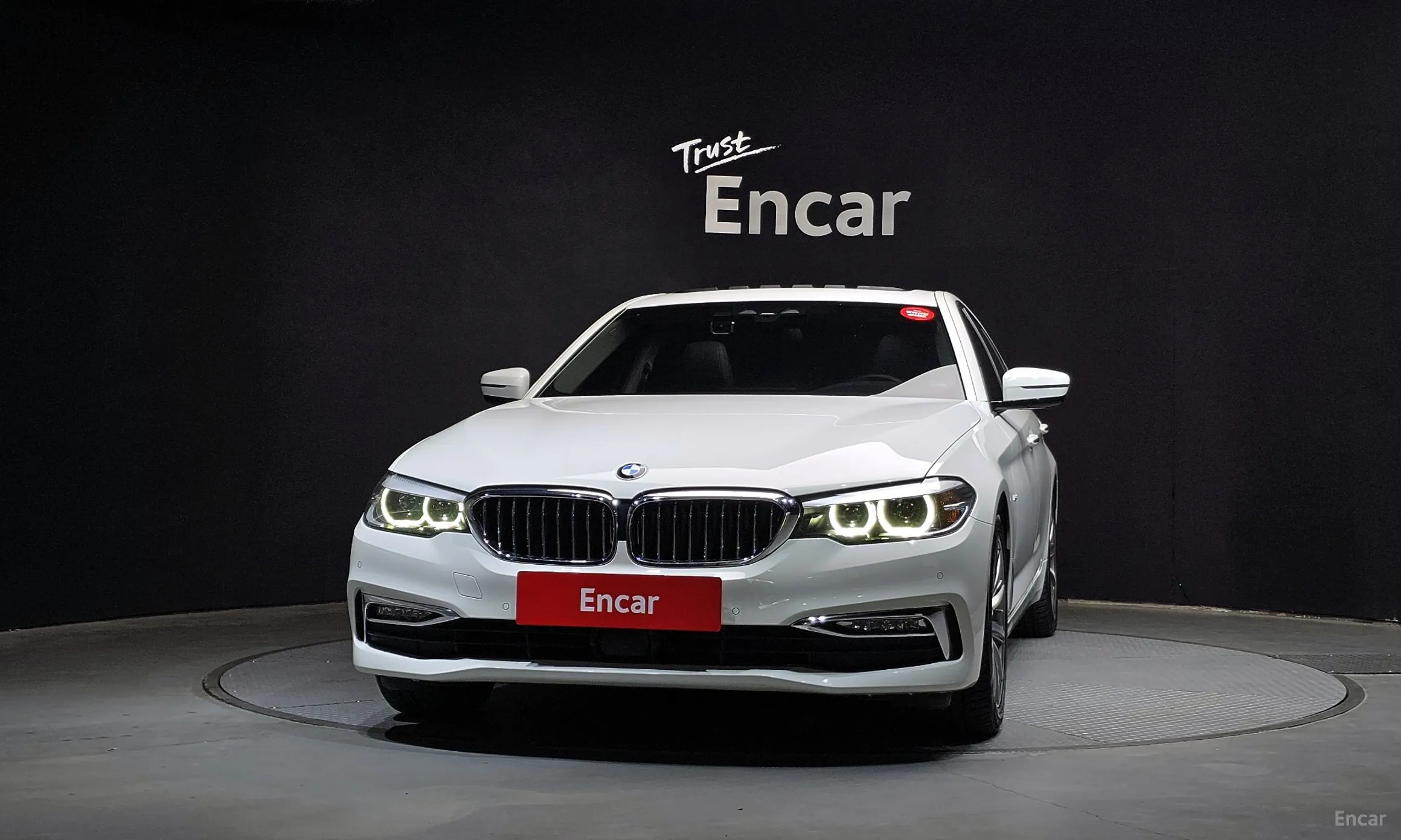 BMW 5 Series (G30) превью 2