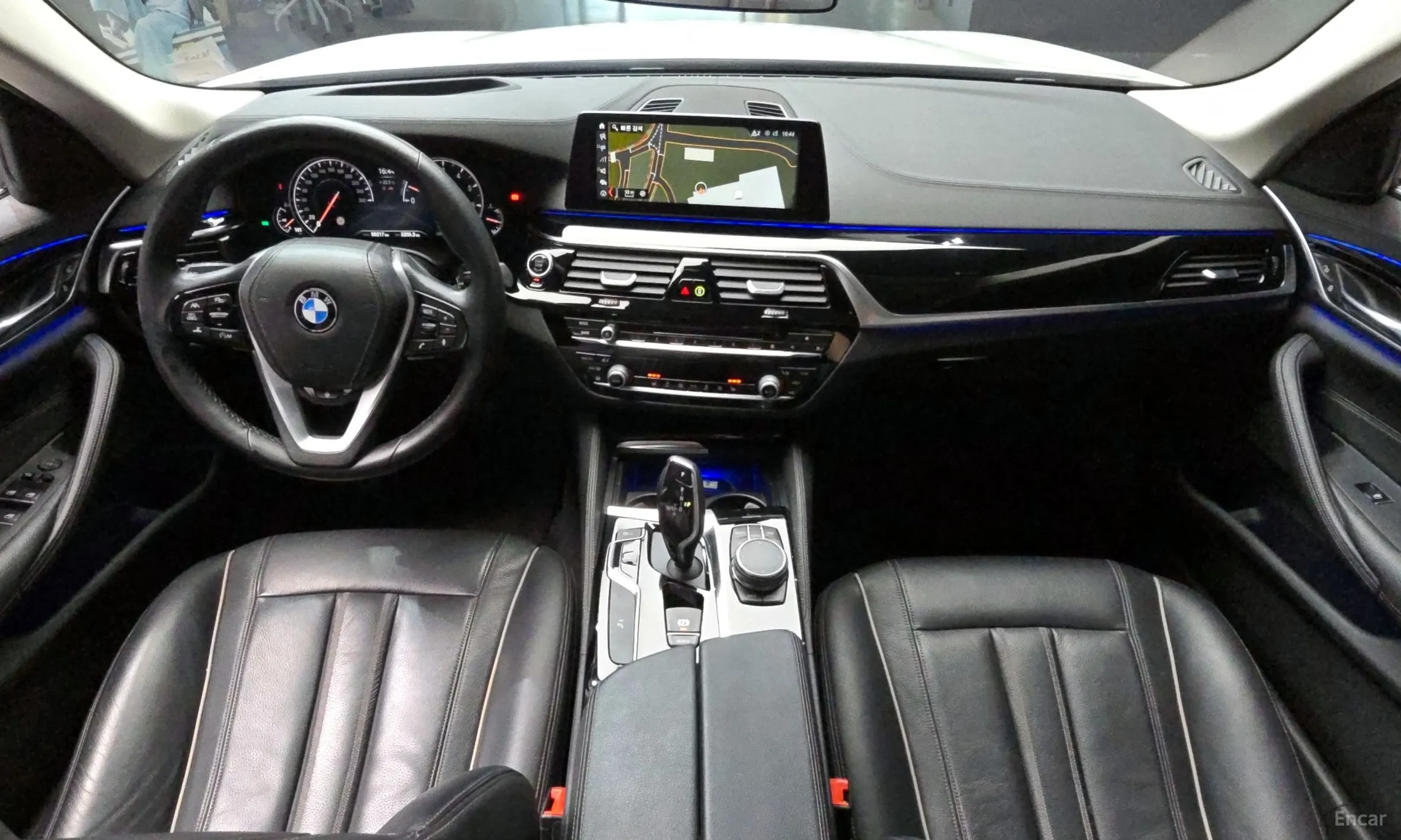 BMW 5 Series (G30) превью 4