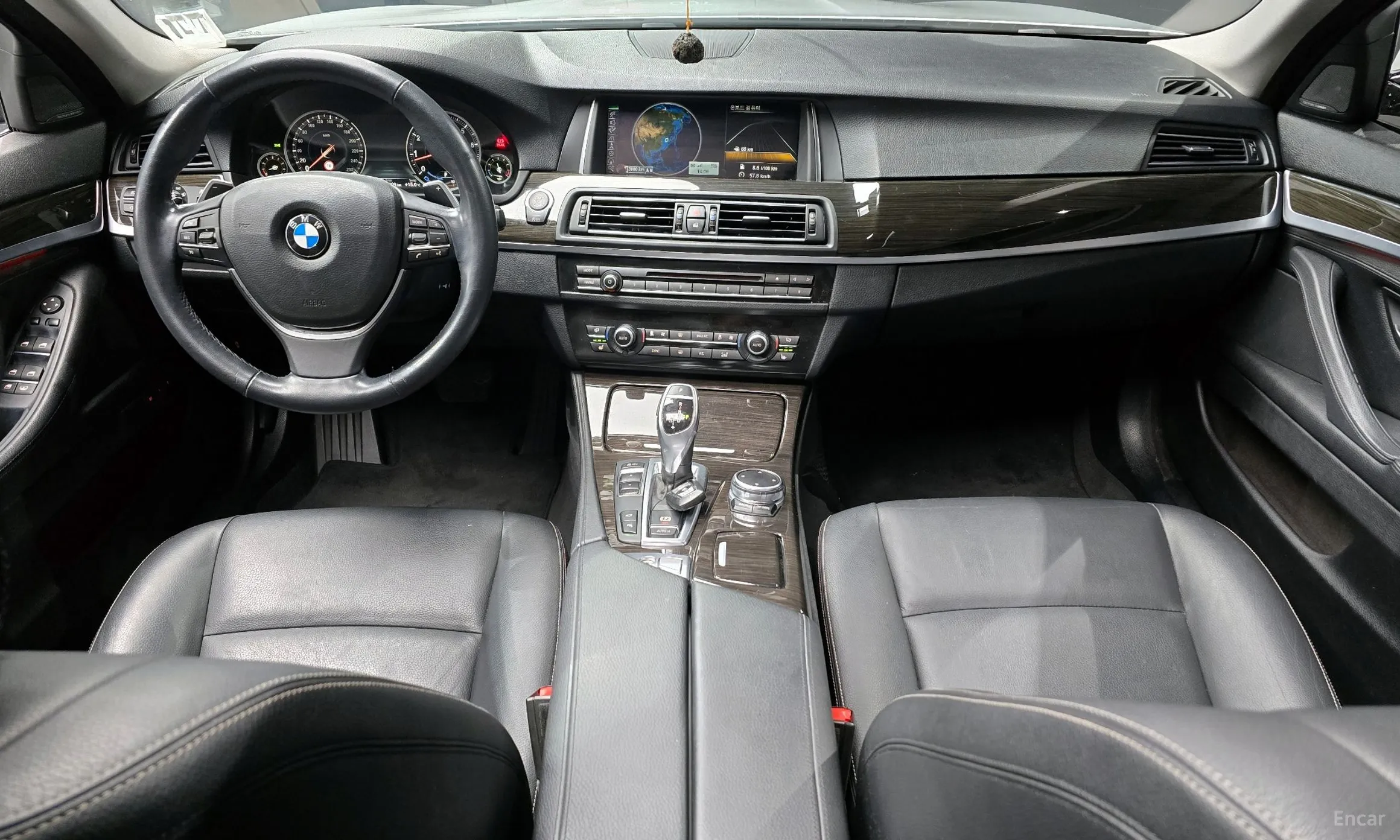 BMW 5 Series (F10) превью 4