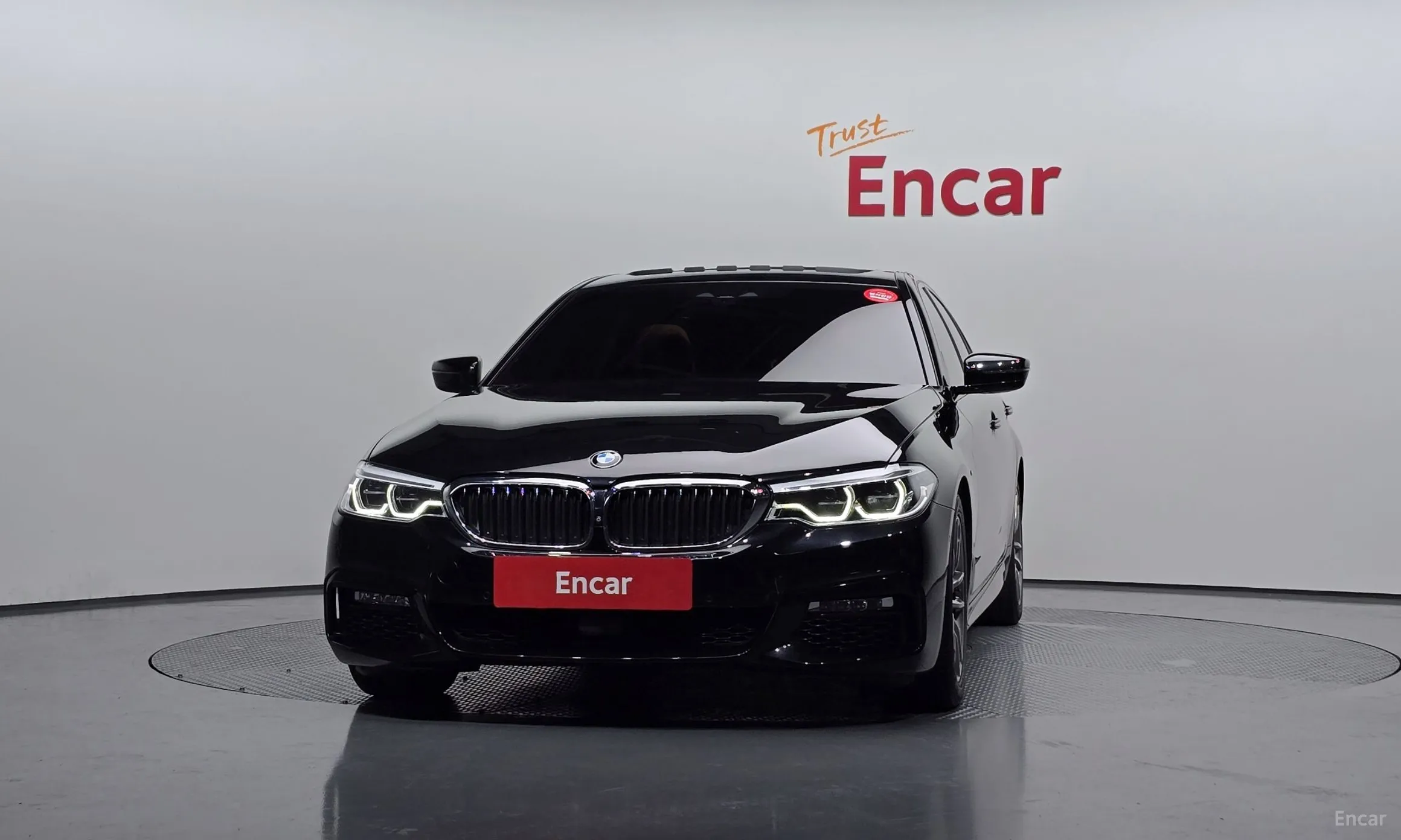 BMW 5 Series (G30) превью 2