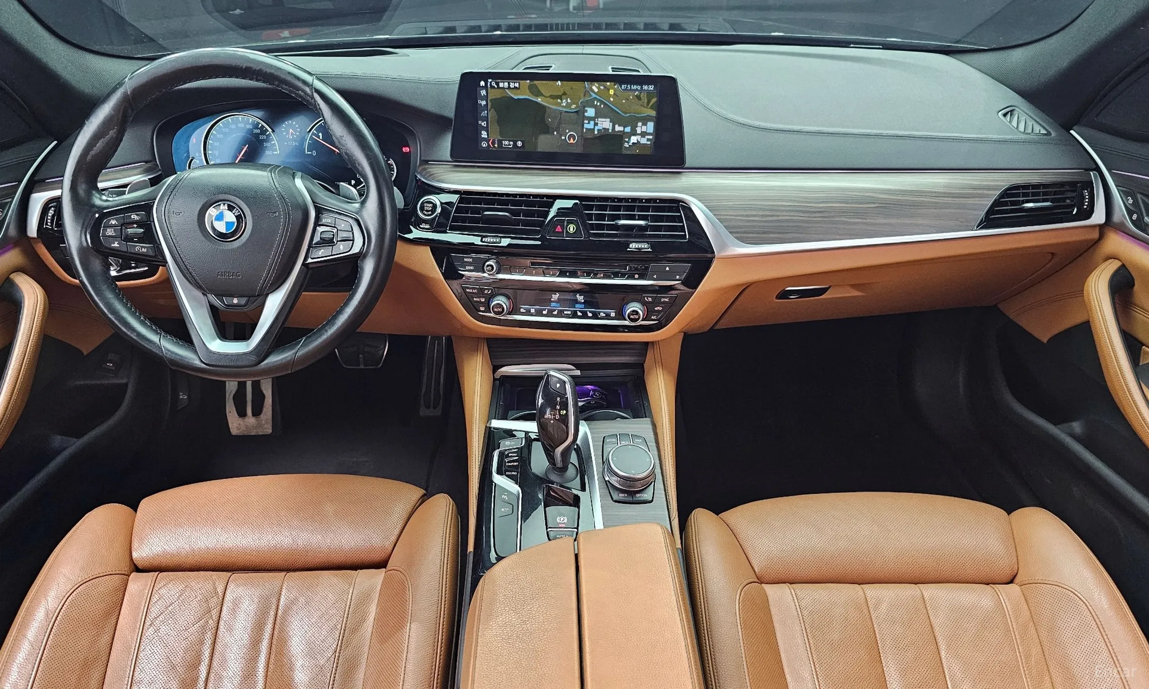 BMW 5 Series (G30) превью 4