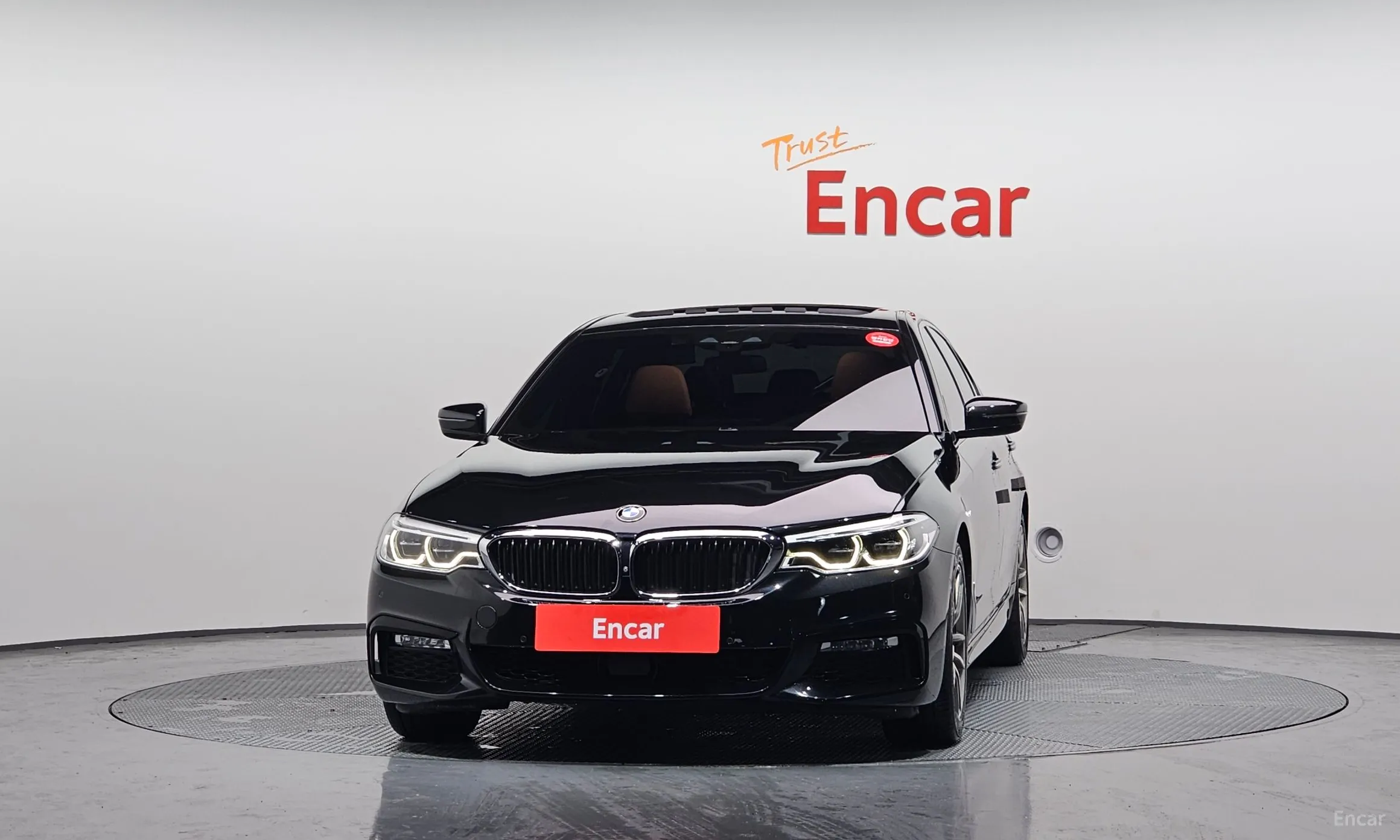 BMW 5 Series (G30) превью 2