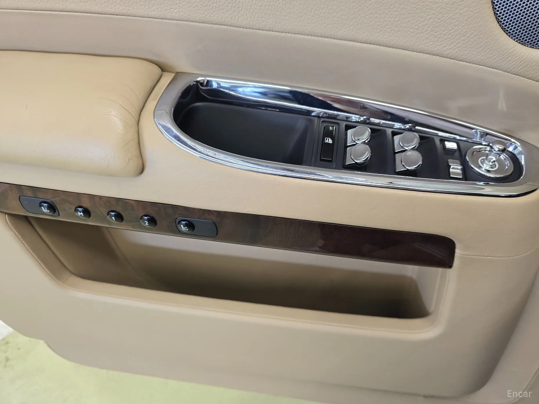 Rolls-Royce Ghost превью 15