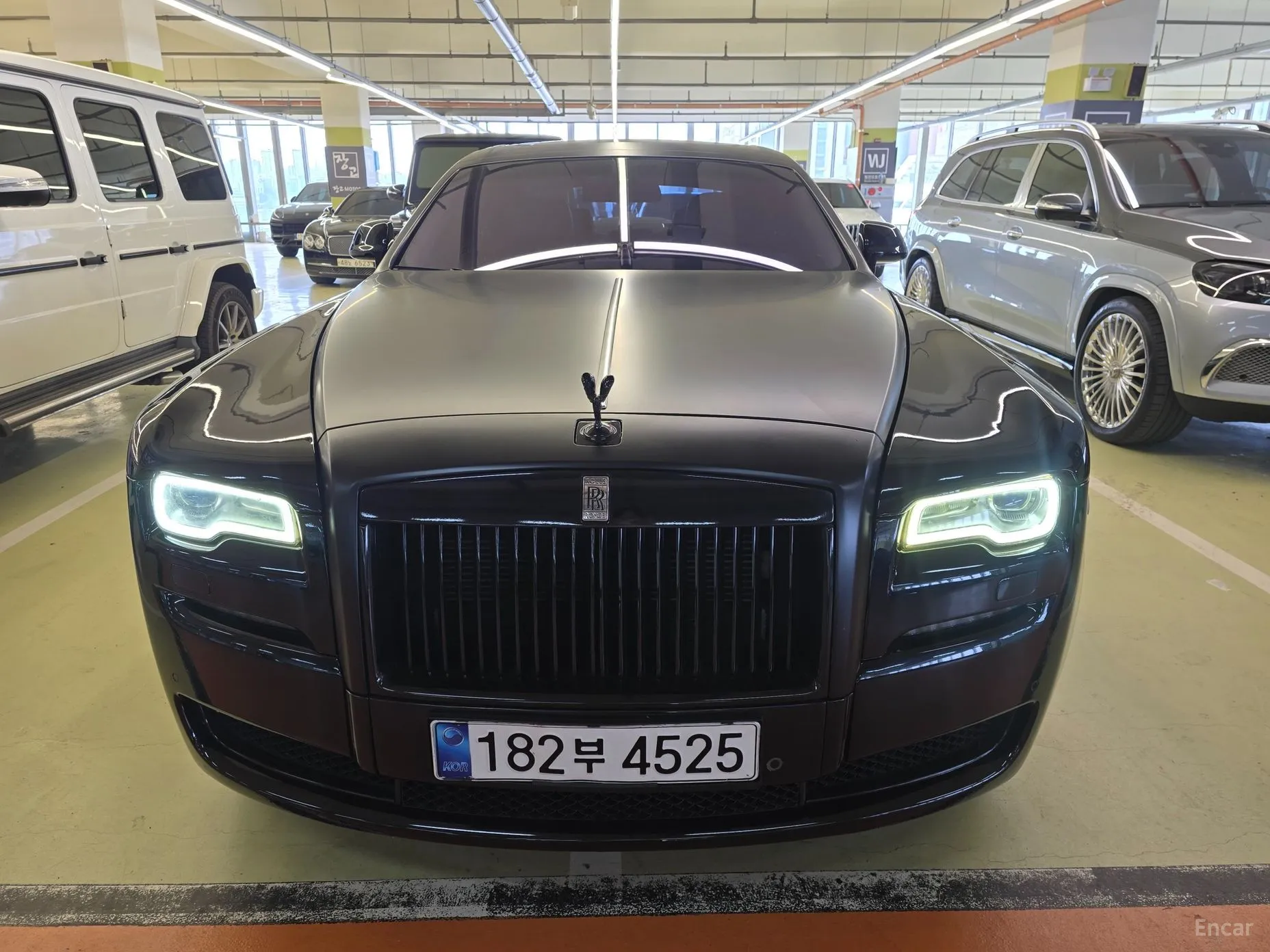 Rolls-Royce Ghost превью 3