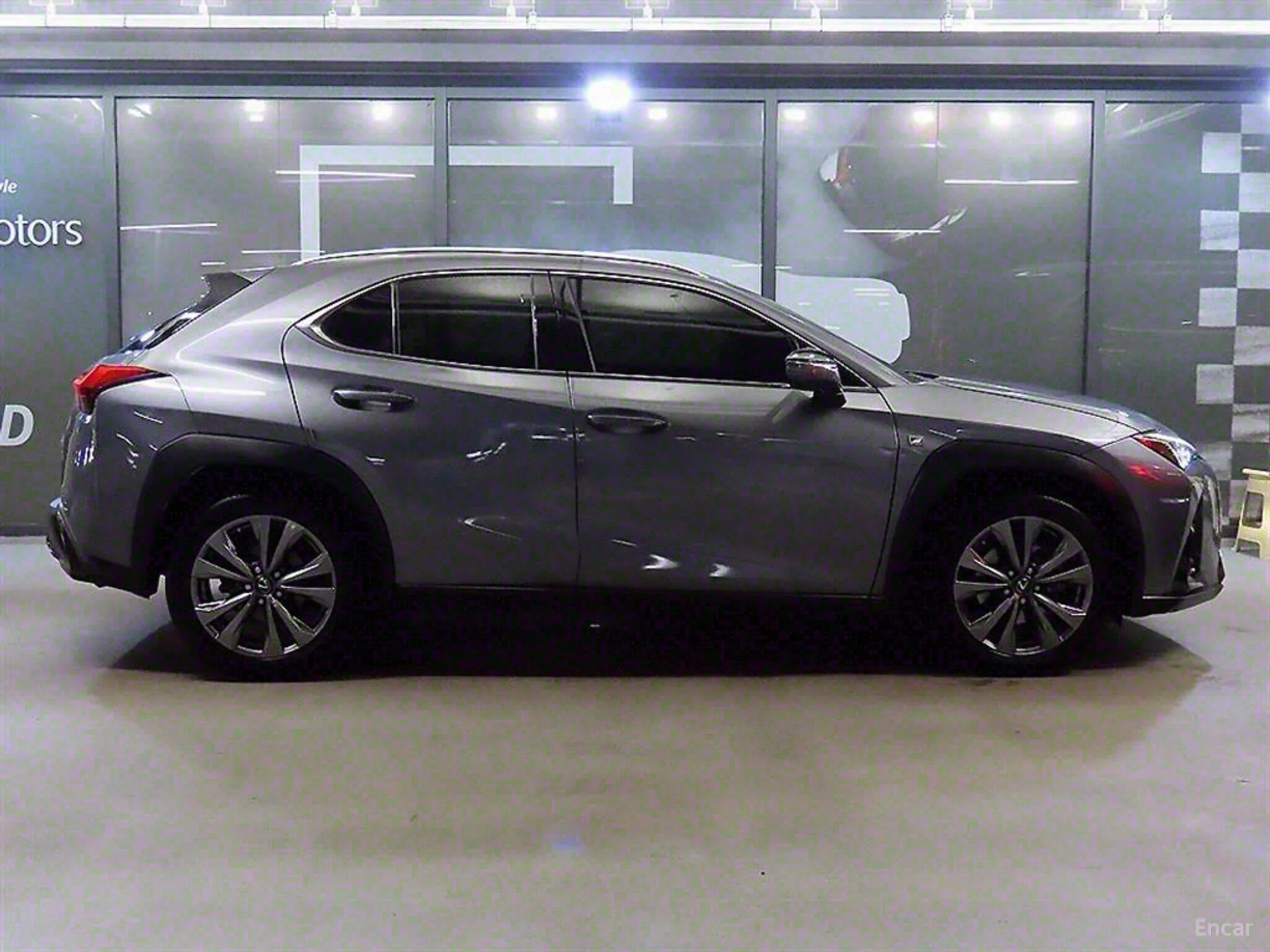 Lexus UX250h превью 2