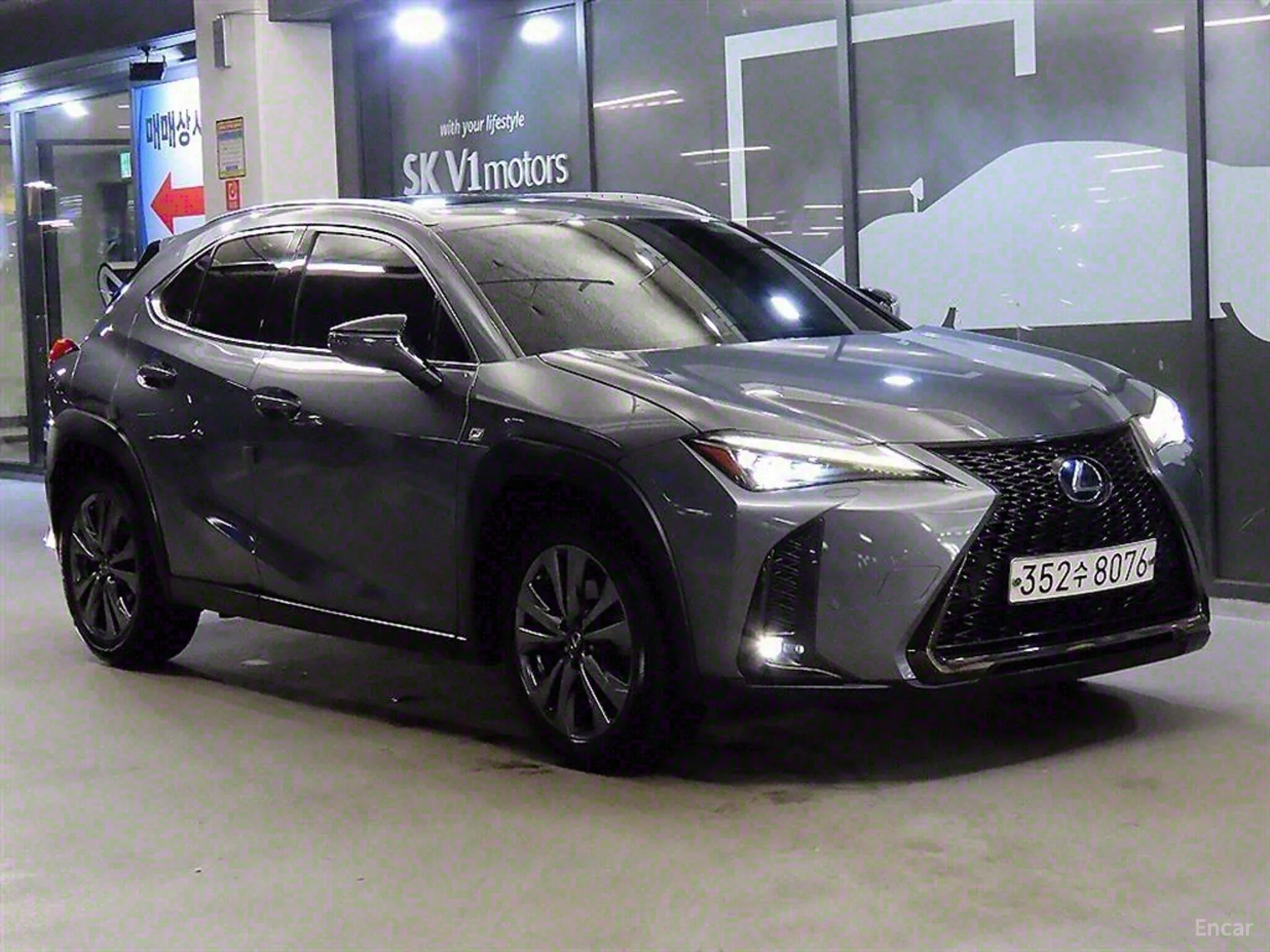 Lexus UX250h превью 3