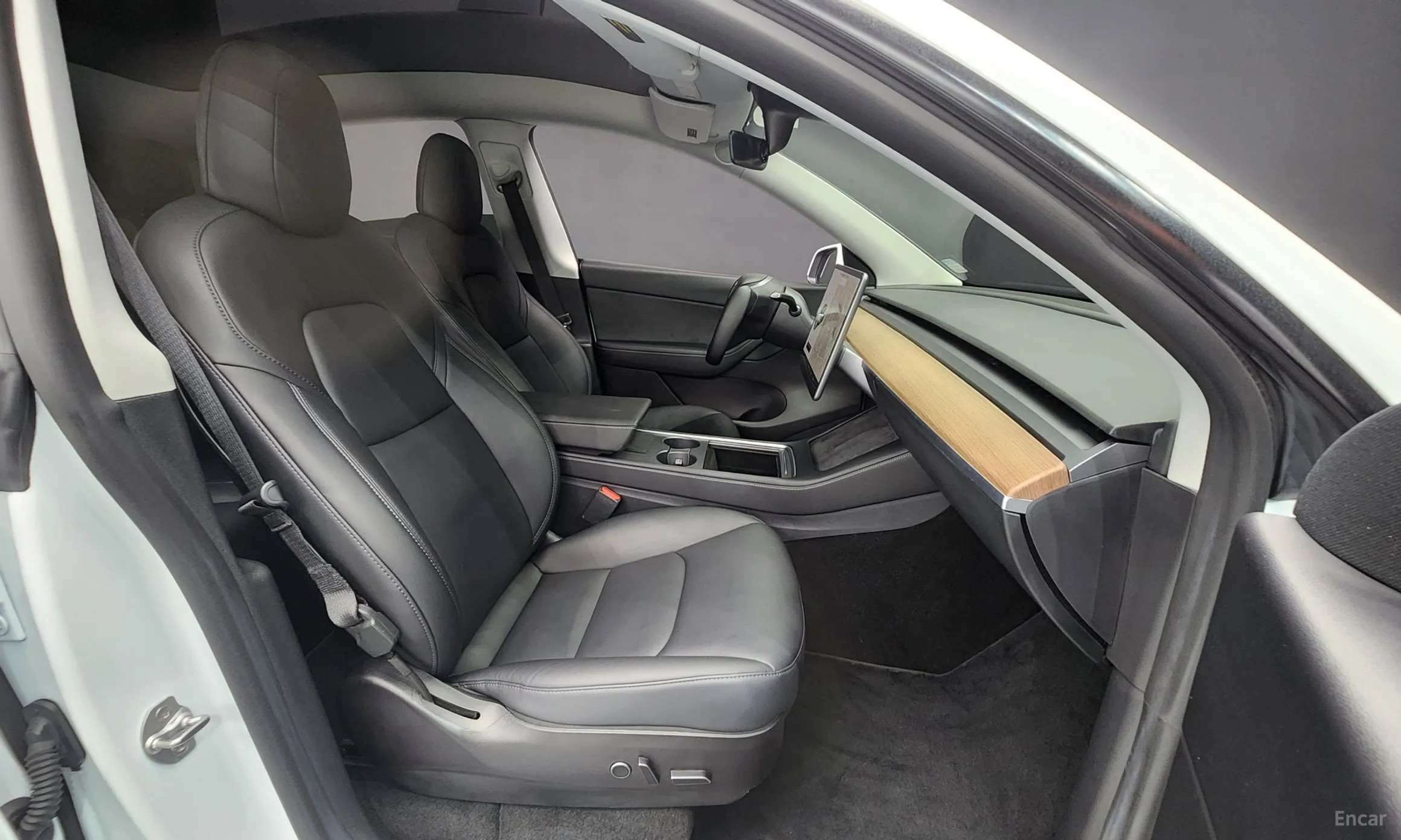 Tesla Model Y превью 10