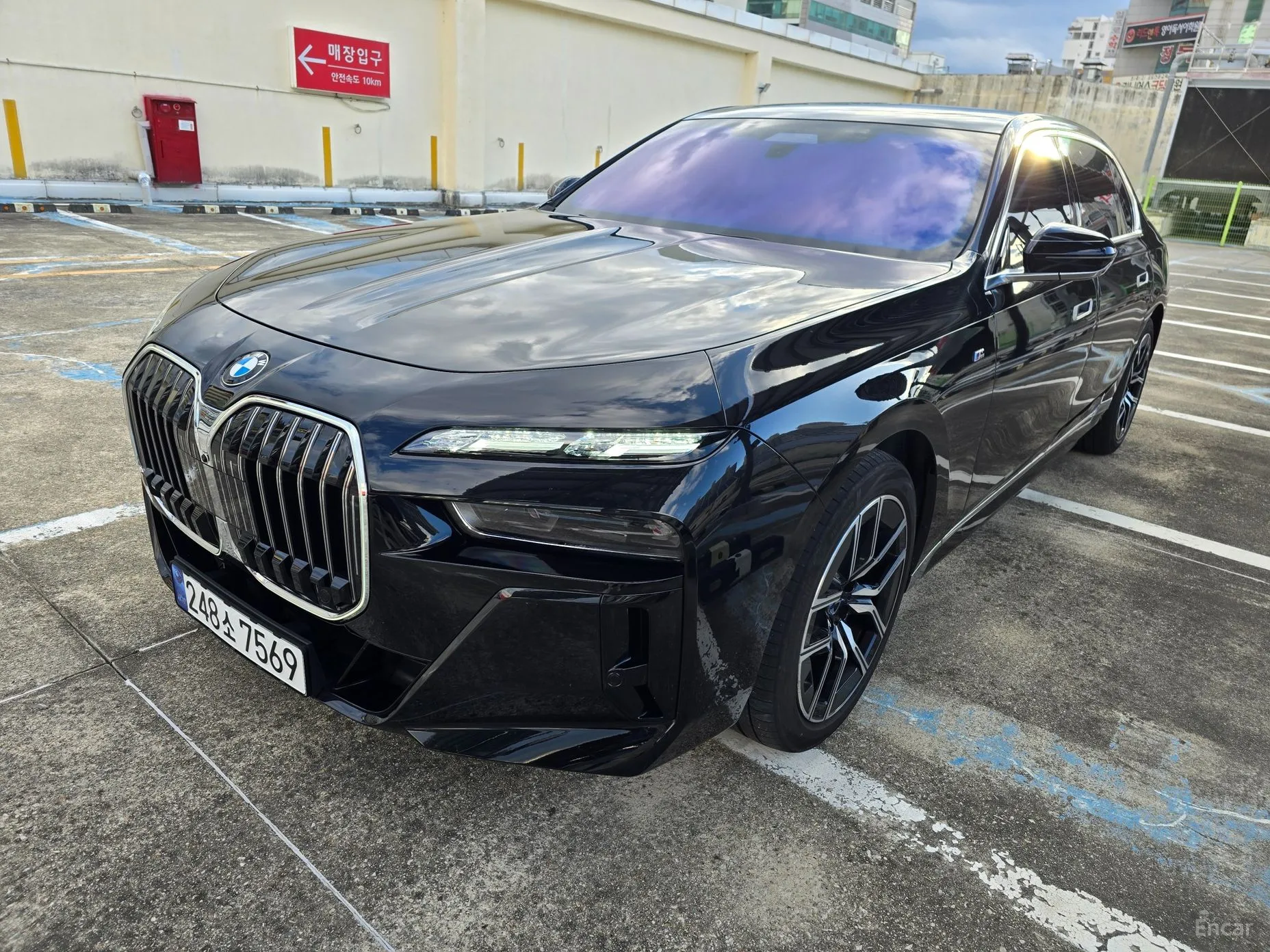 BMW 7 Series (G70)