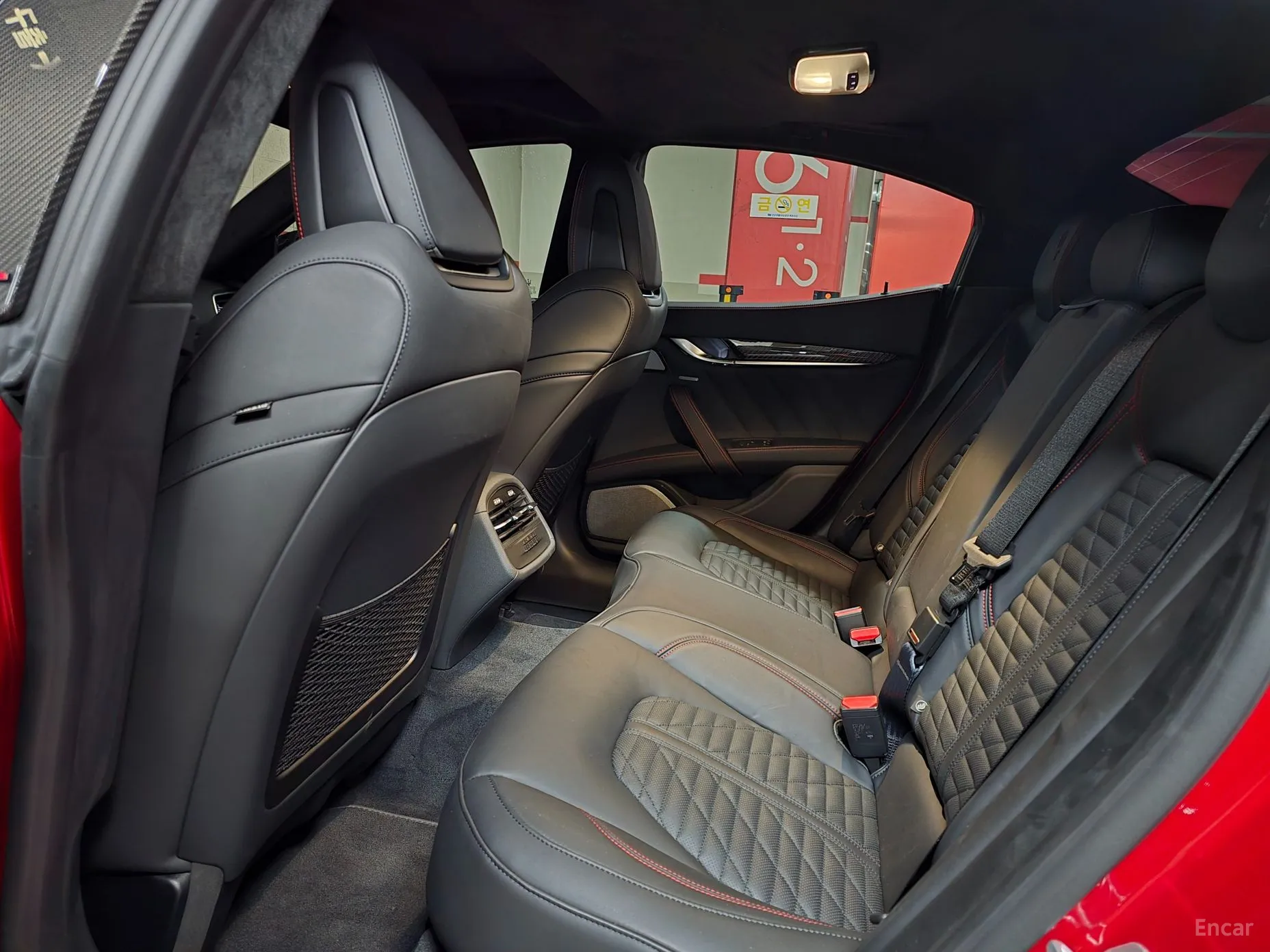 Maserati Ghibli превью 11