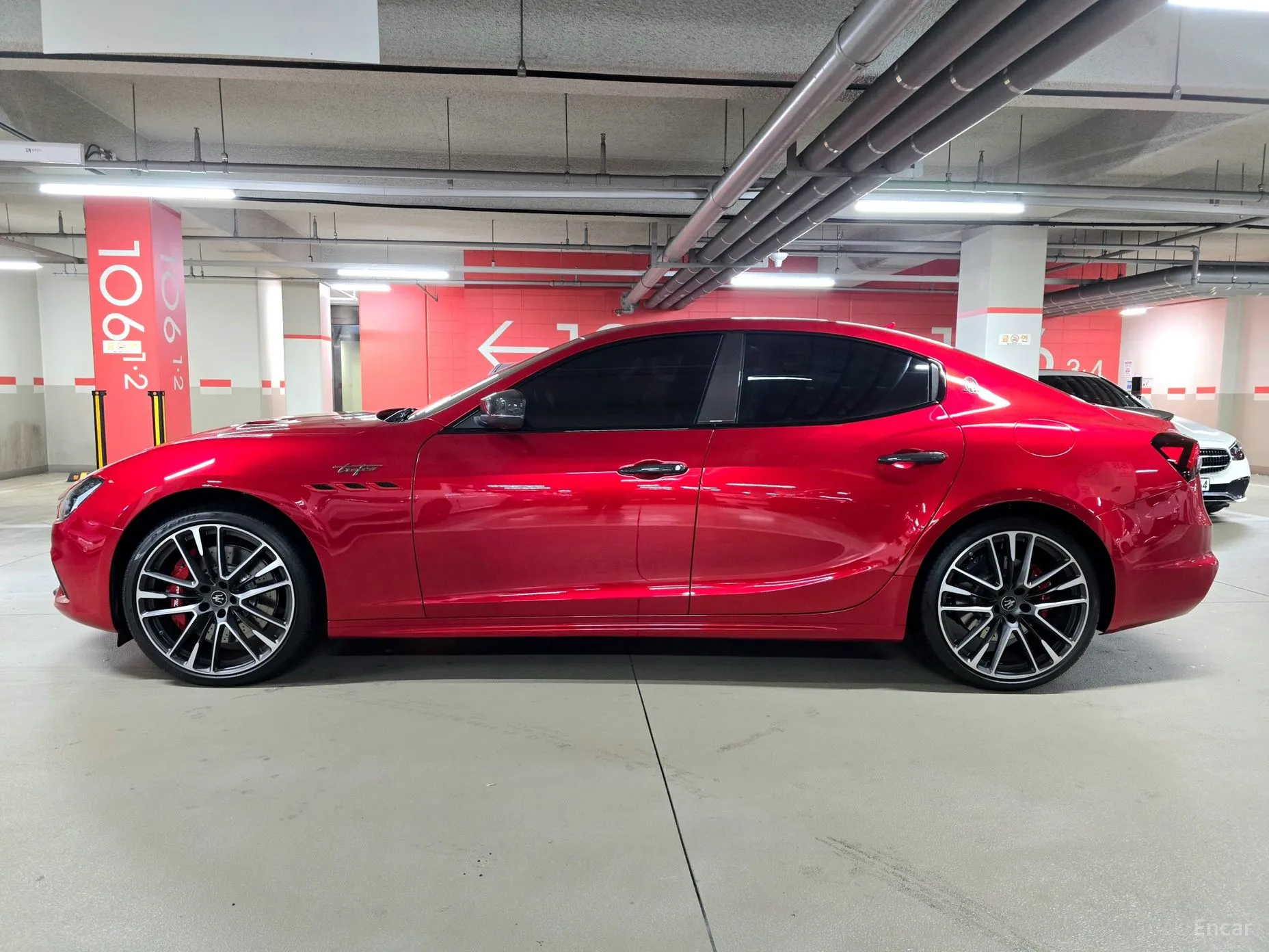 Maserati Ghibli превью 3