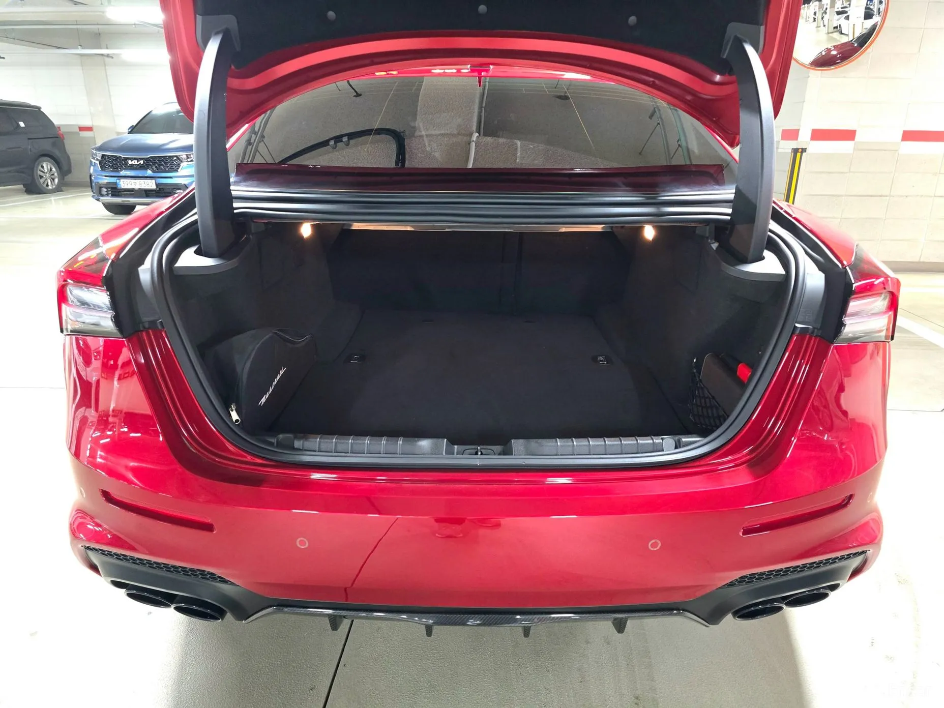 Maserati Ghibli превью 8