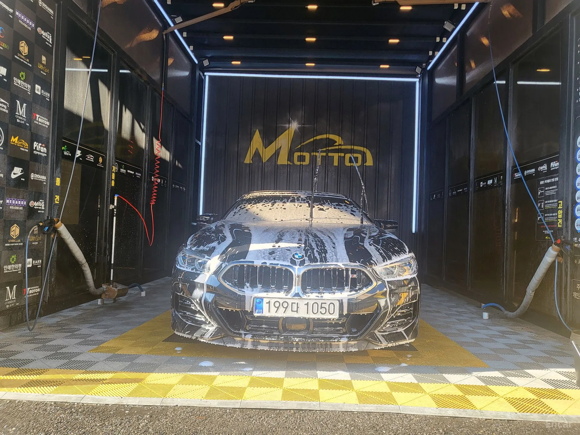 BMW 8-series (G15) превью 2