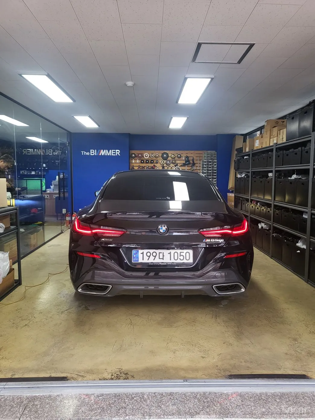 BMW 8-series (G15) превью 3