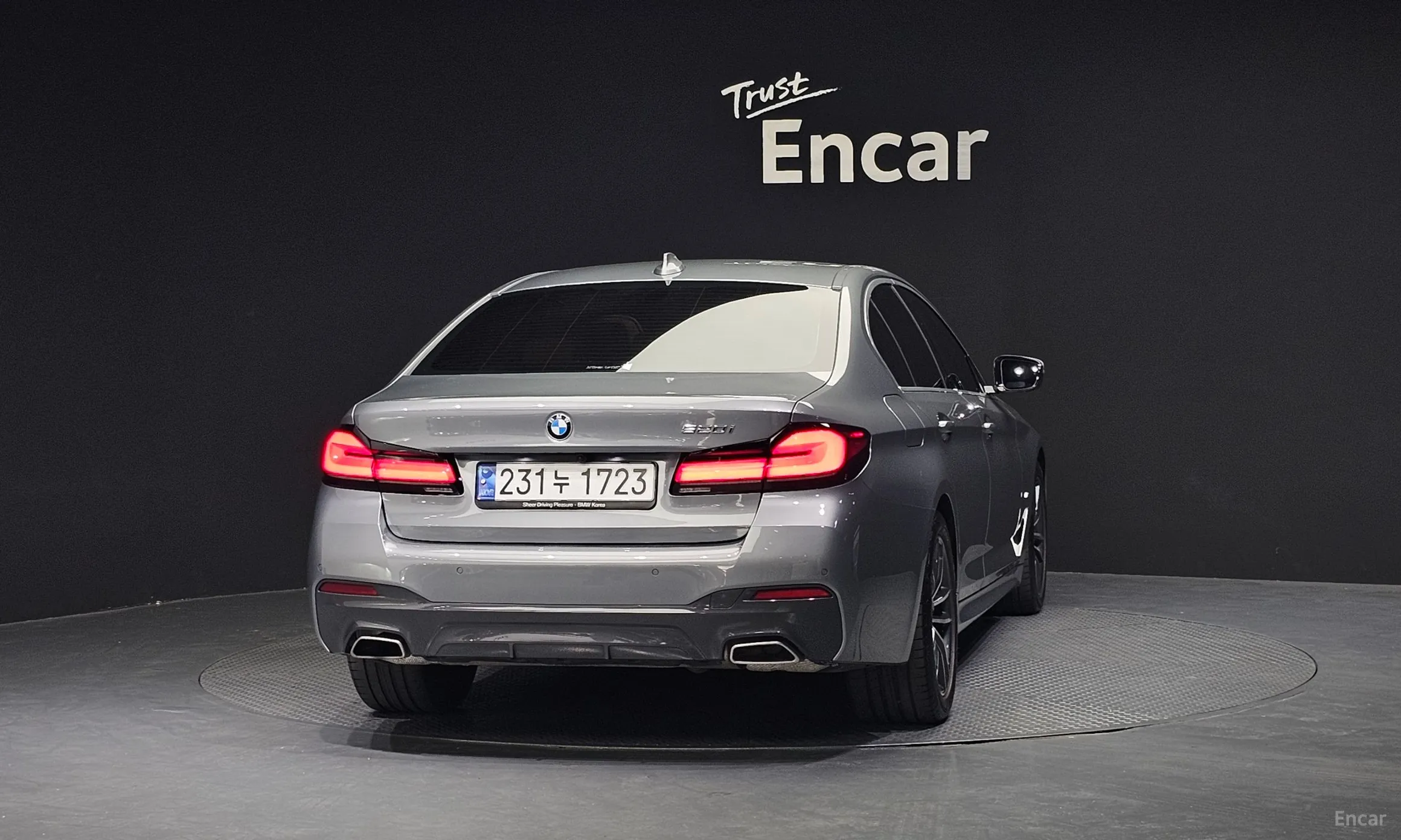BMW 5 Series (G30) превью 3