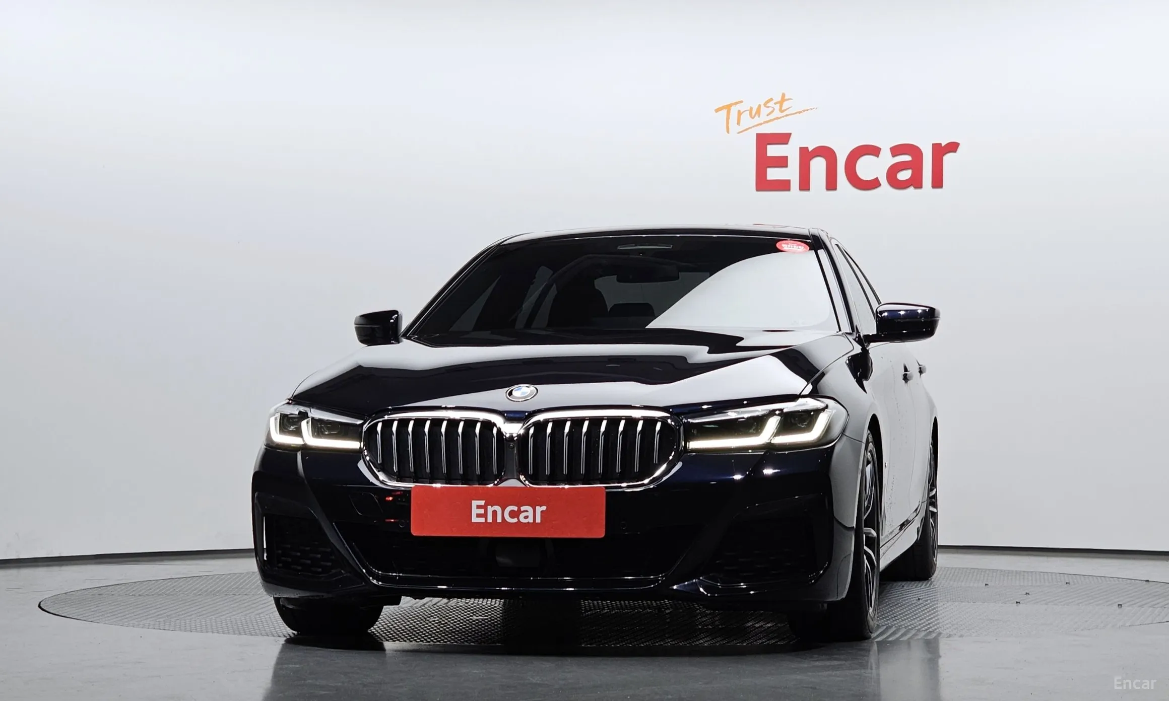 BMW 5 Series (G30) превью 2