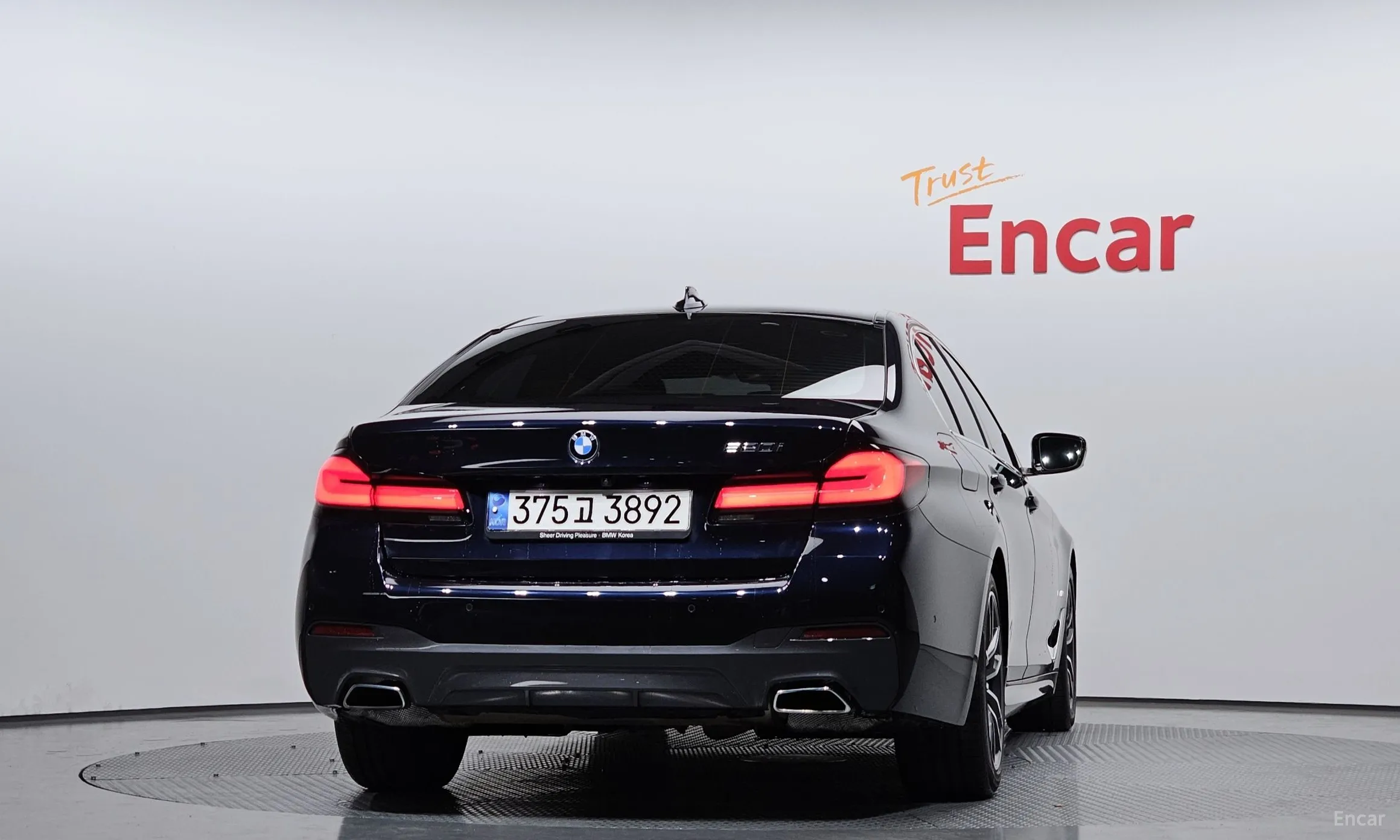 BMW 5 Series (G30) превью 3