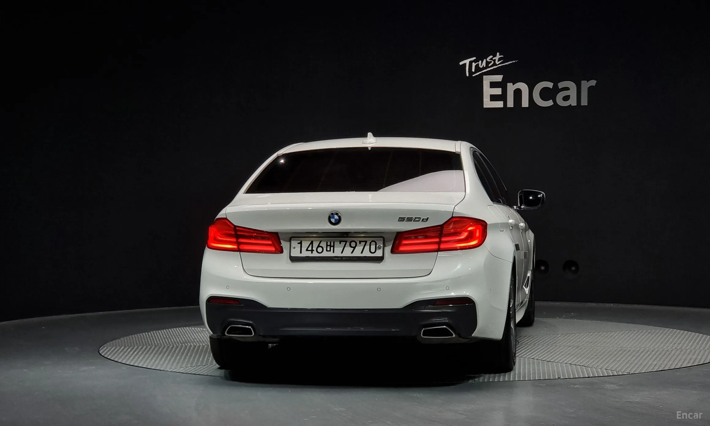 BMW 5 Series (G30) превью 3