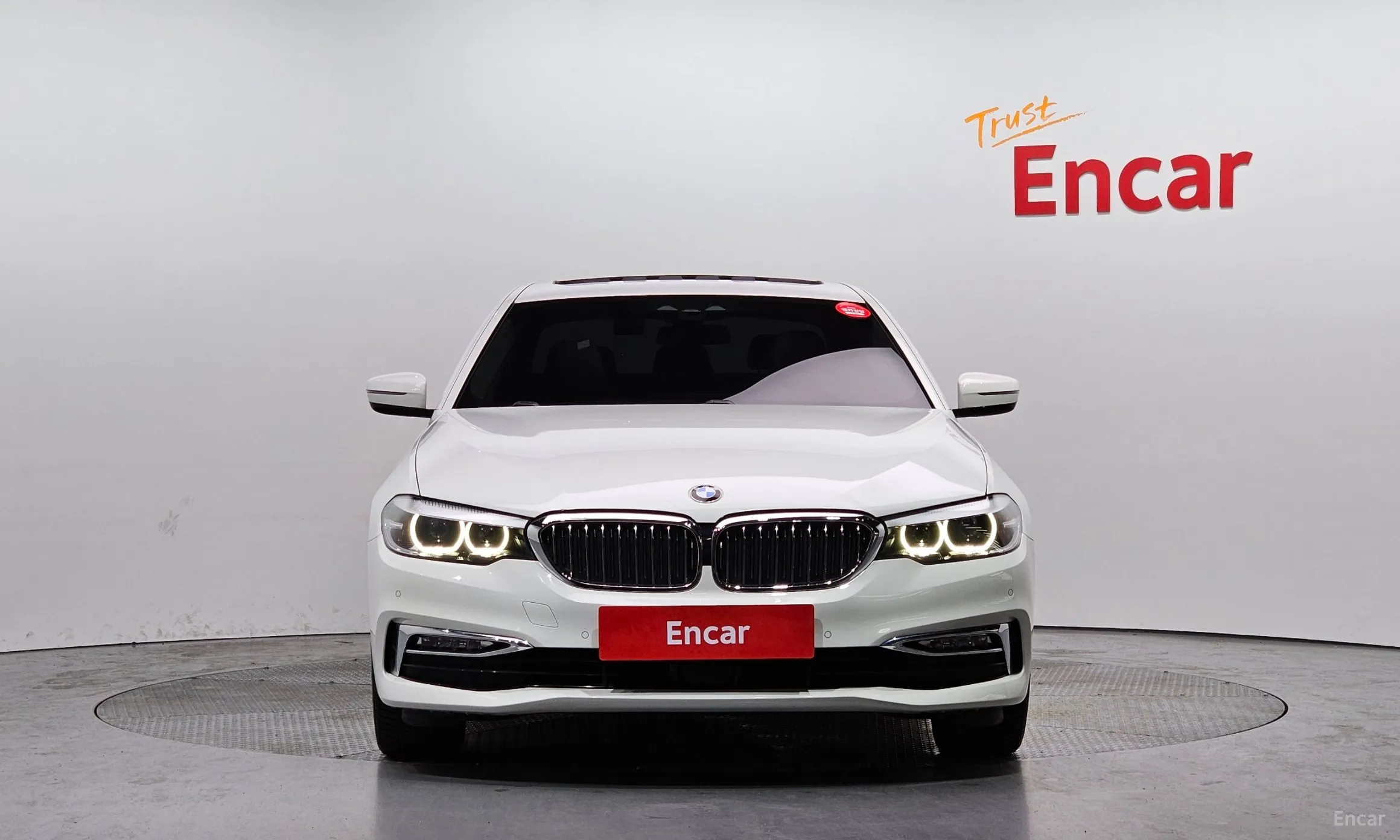BMW 5 Series (G30) превью 2