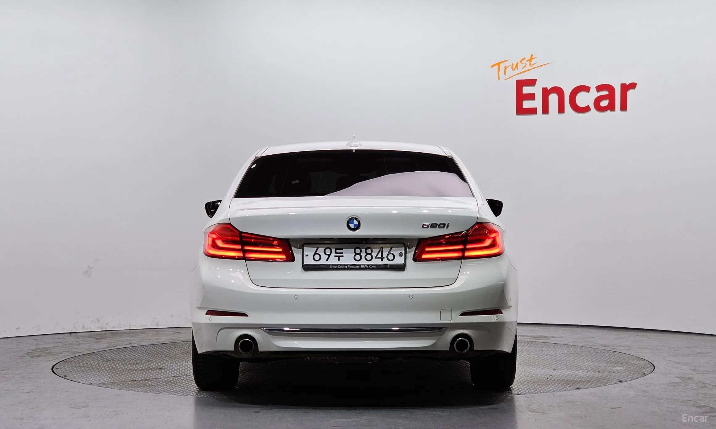 BMW 5 Series (G30) превью 3