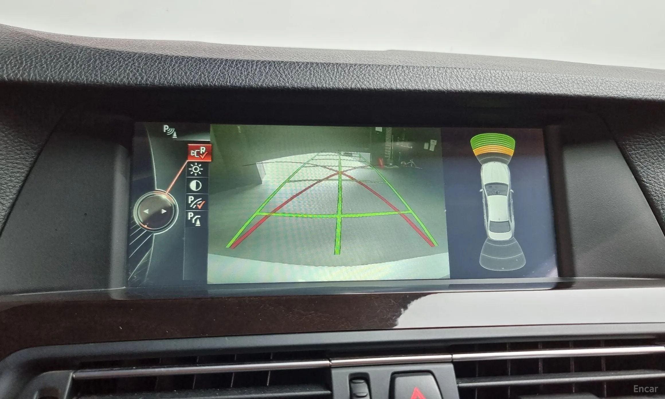 BMW 5 Series (F10) превью 18