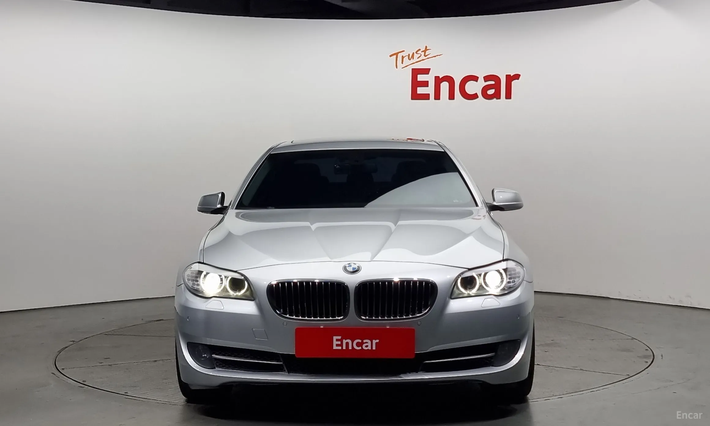 BMW 5 Series (F10) превью 3