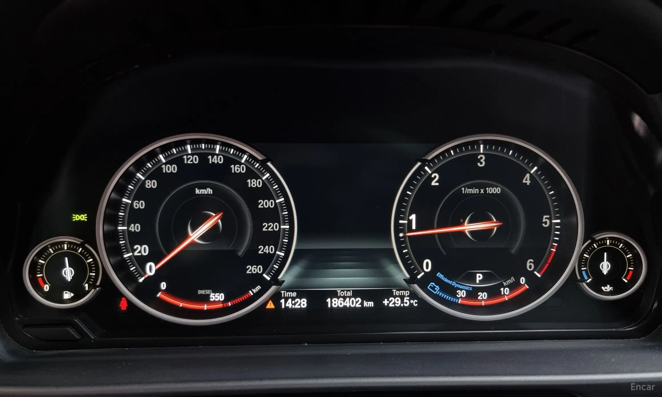 BMW 5 Series (F10) превью 8