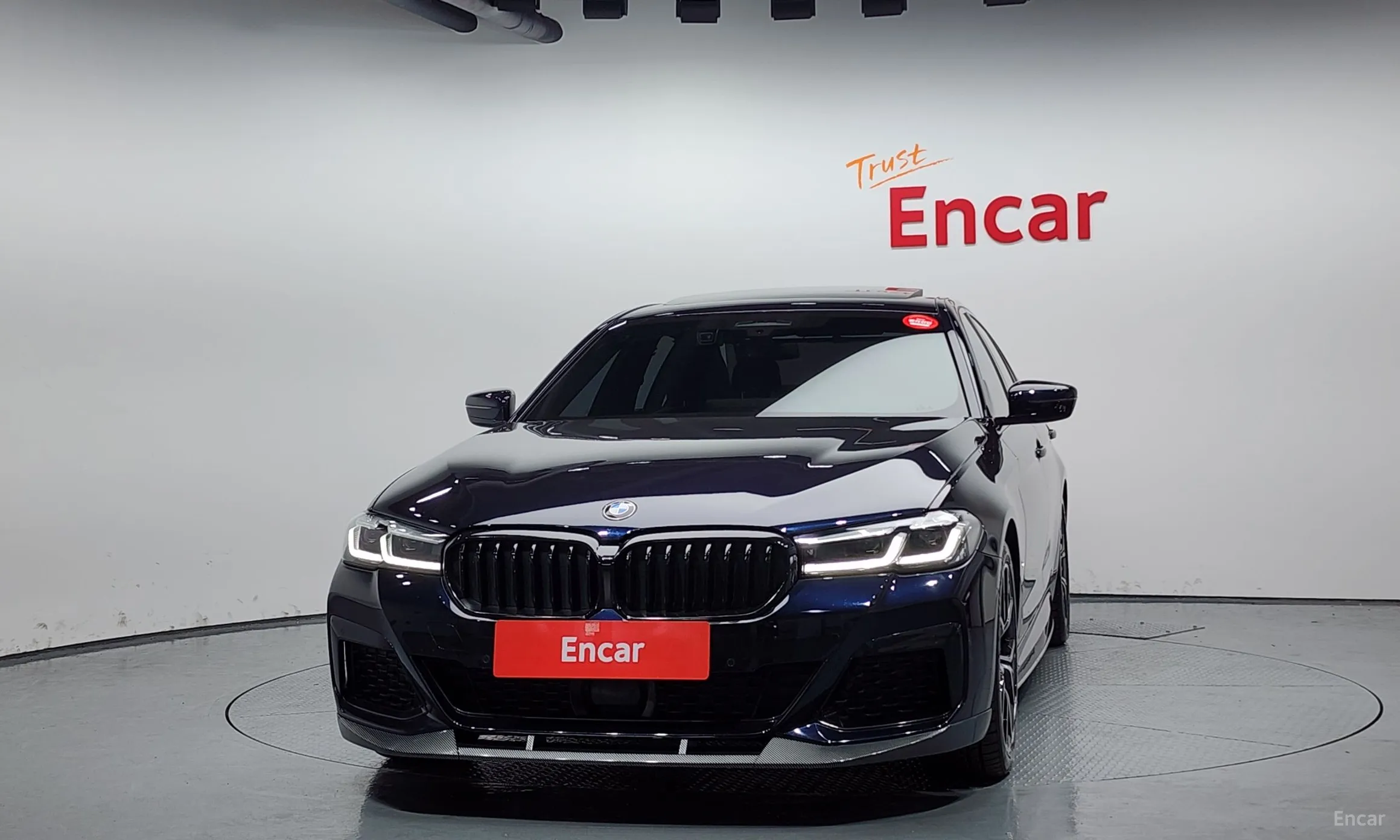 BMW 5 Series (G30) превью 2