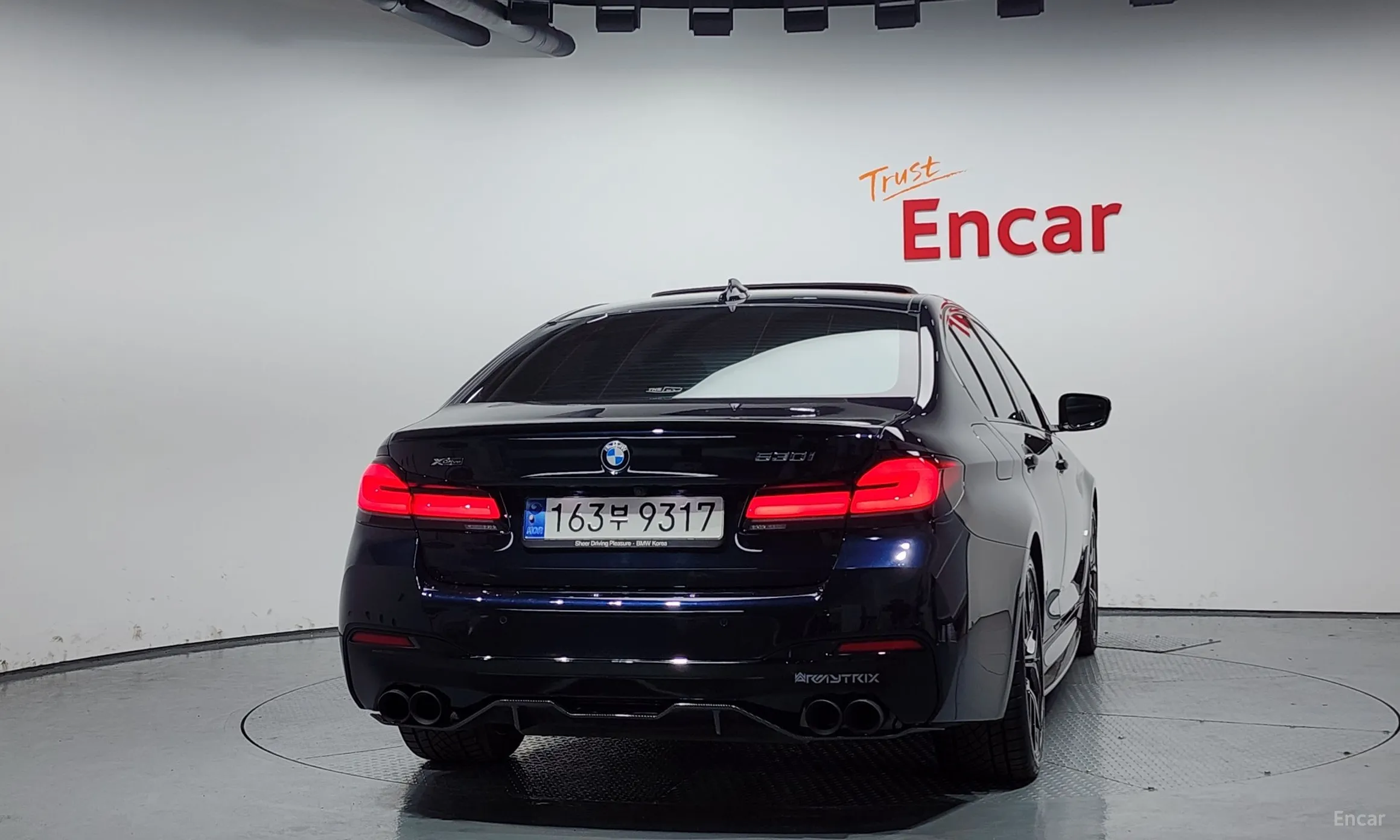 BMW 5 Series (G30) превью 3