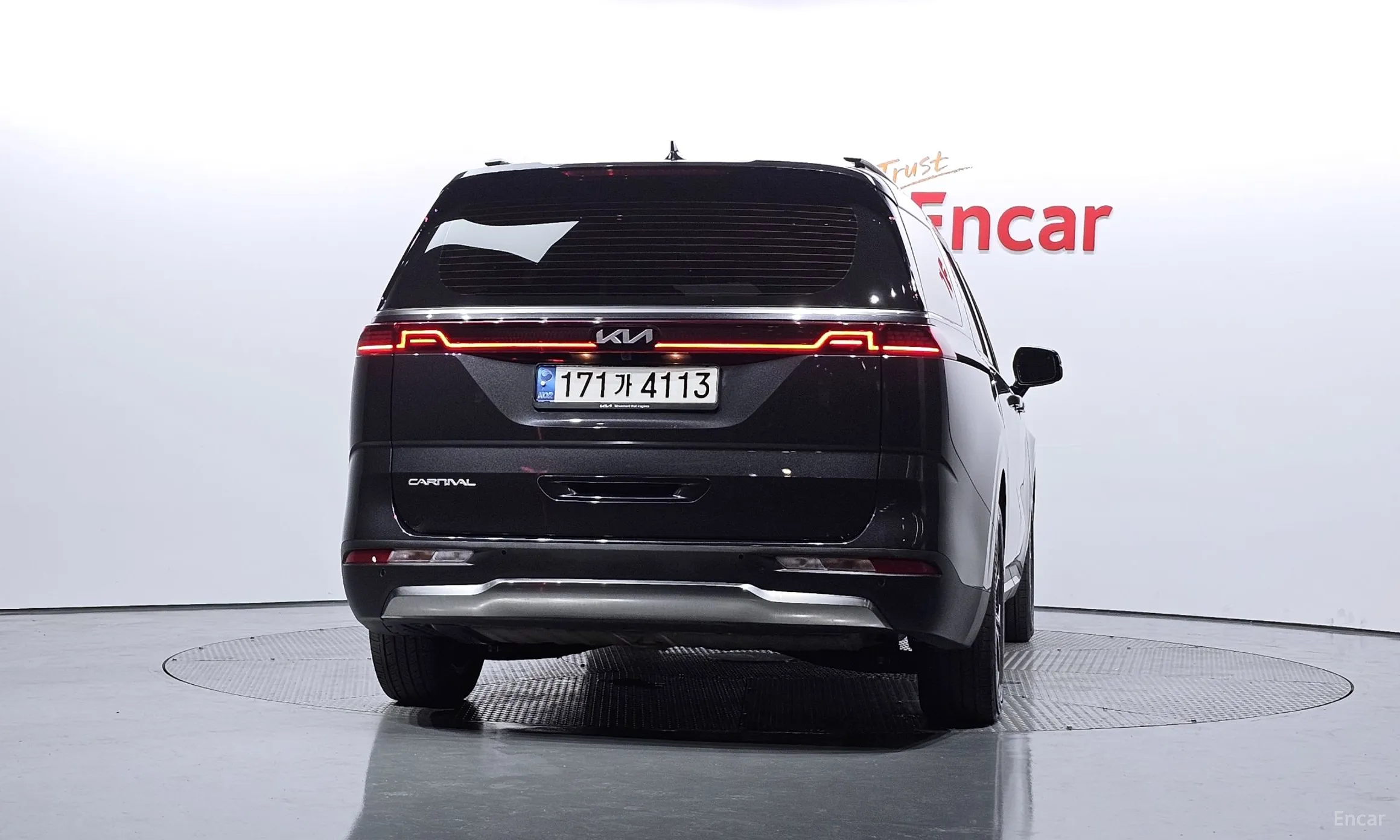 Kia Carnival Gen 4 превью 3