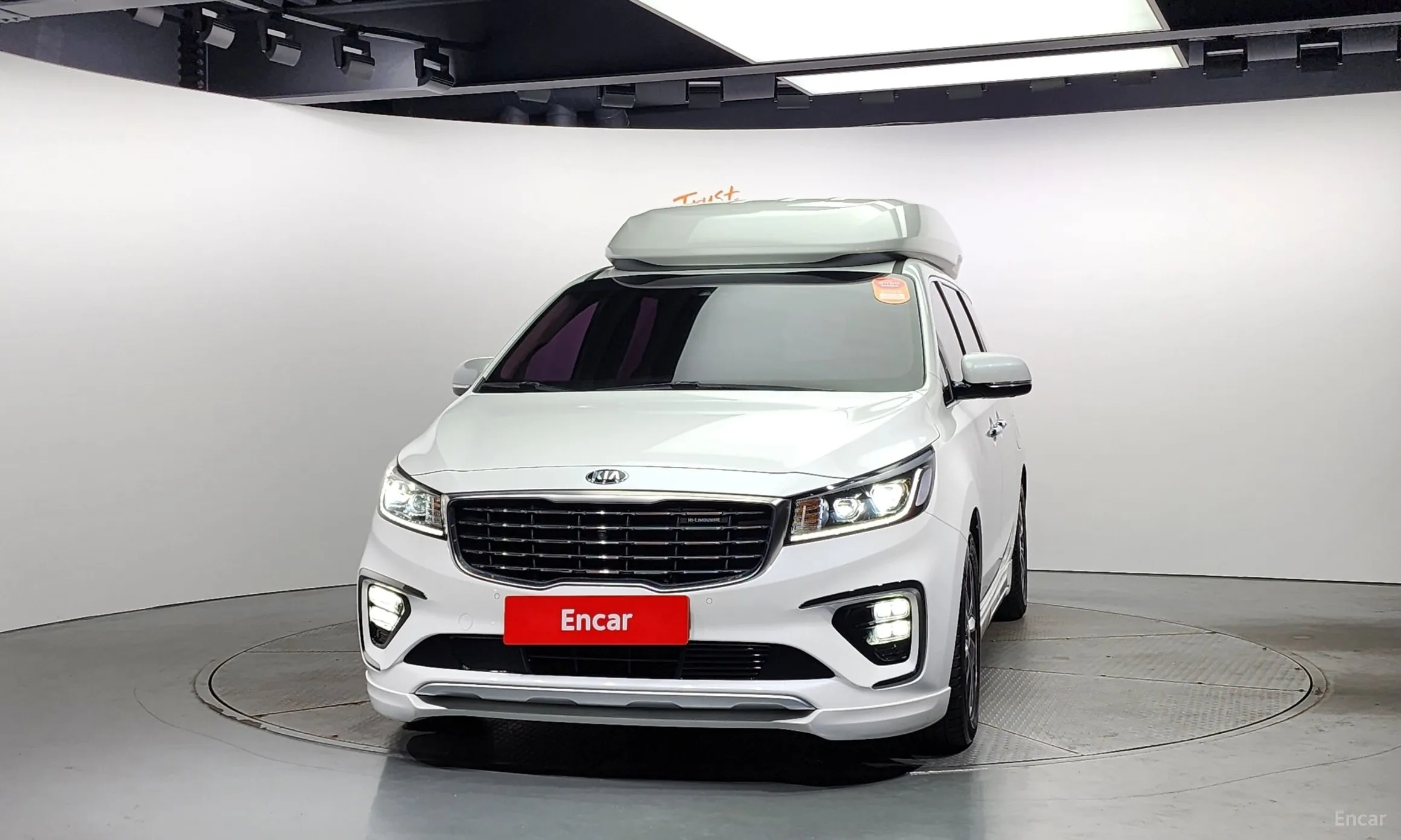 Kia Carnival превью 2